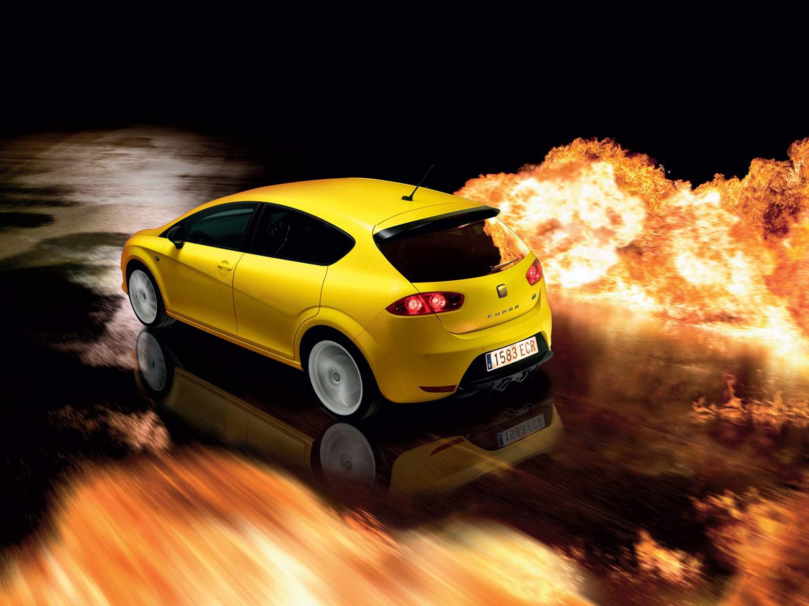 Сиат Леон Купра в желтом кузове