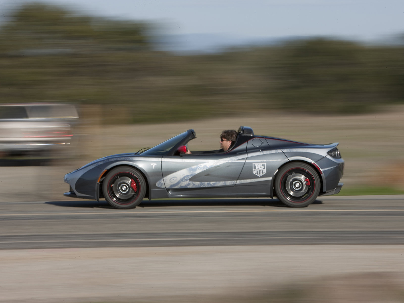 Тесла Родстер движение только вперед