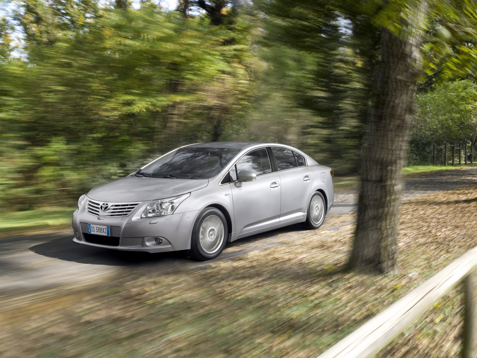 Тойота Авенсис