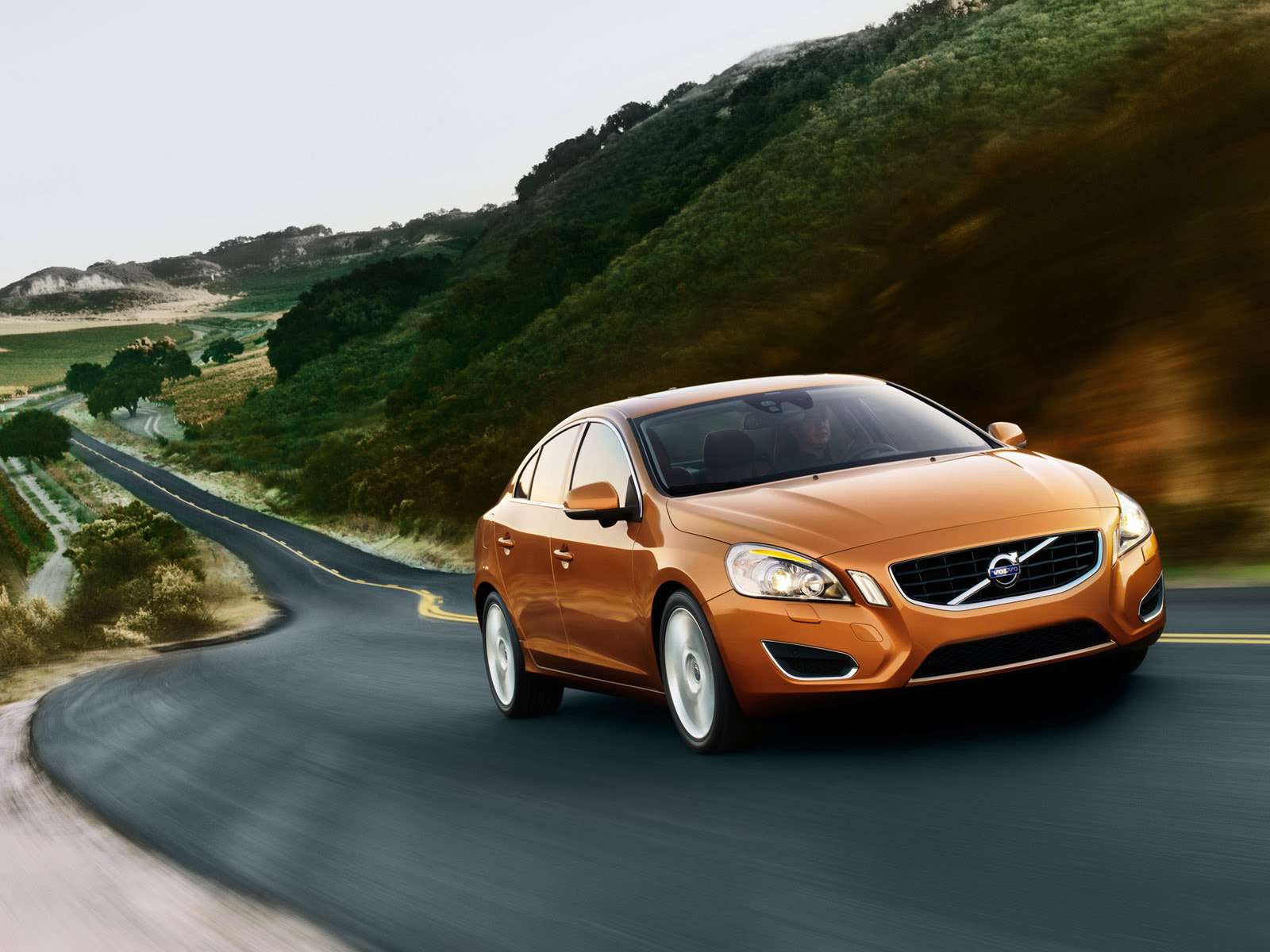 Volvo S60 направляясь в горы