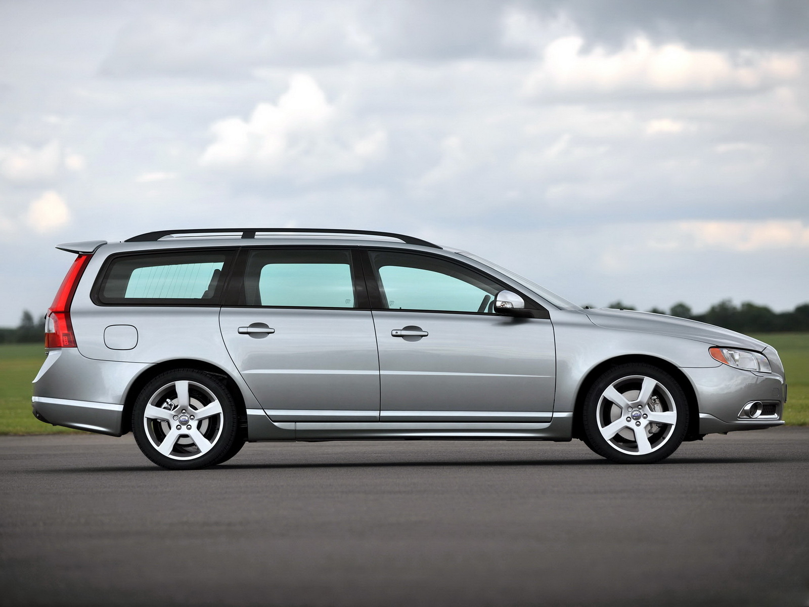 Volvo V70 R-design