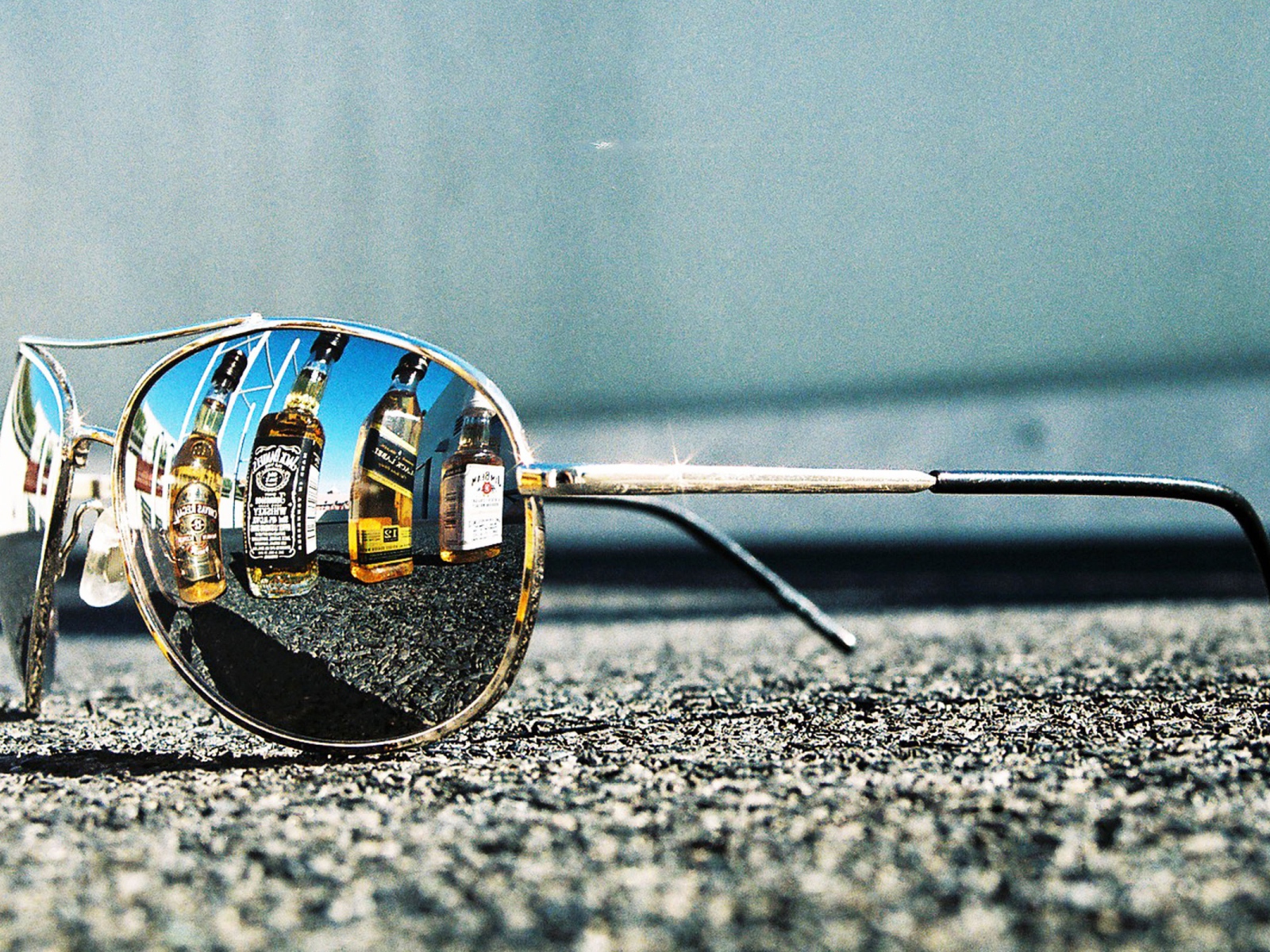 Очки и виски