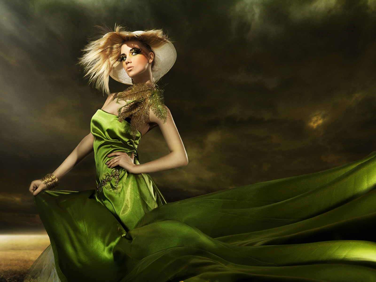 Девушка модница модель