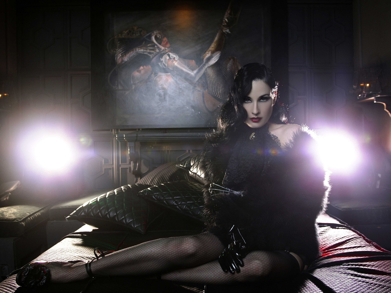 Черноволосая леди