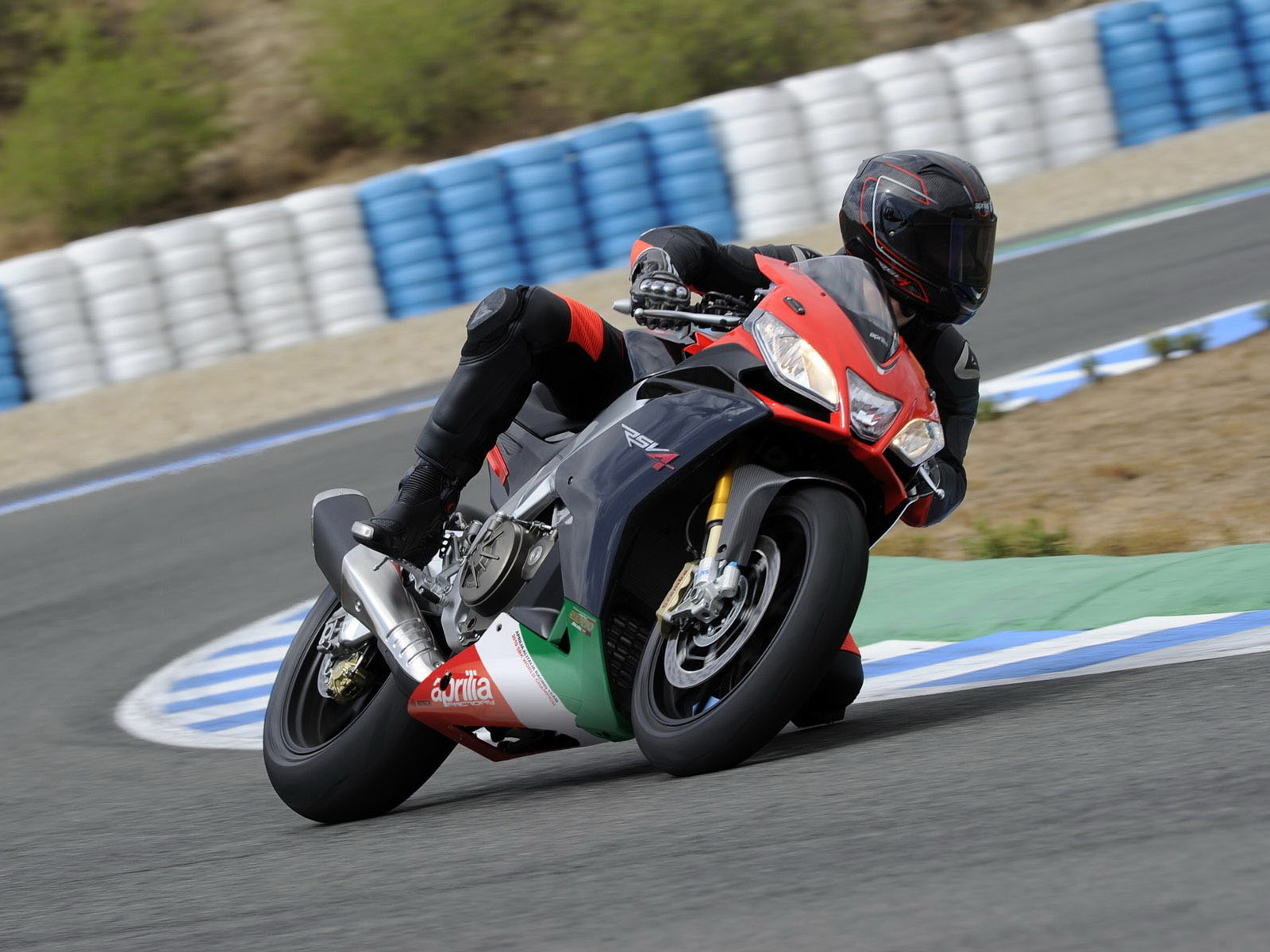 Aprilia RSV4 R