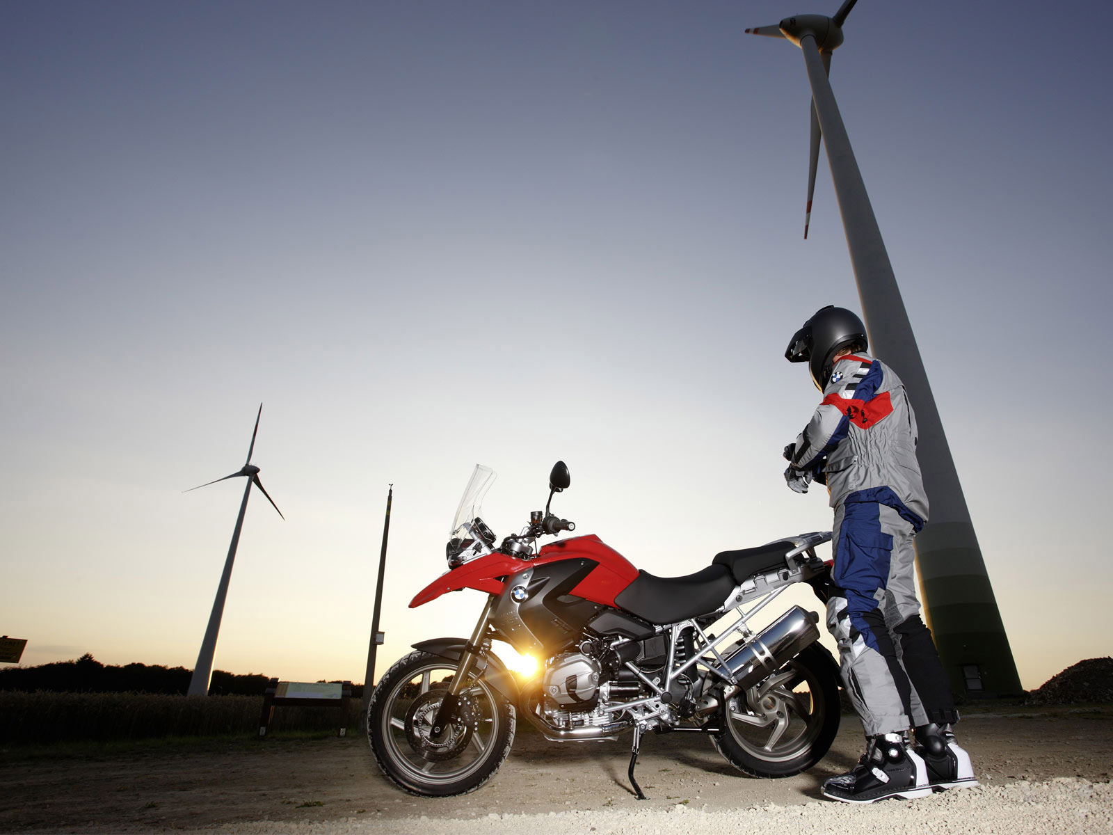 BMW R 1200 GS на возвышенности