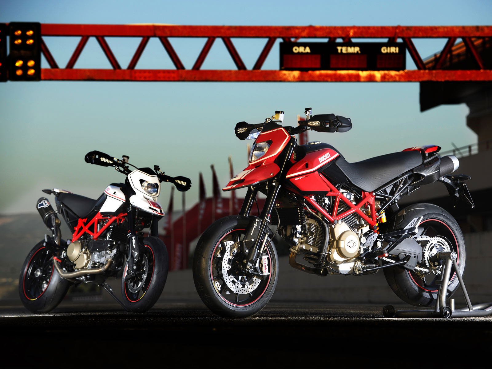 Ducati Hypermotard 1100evo