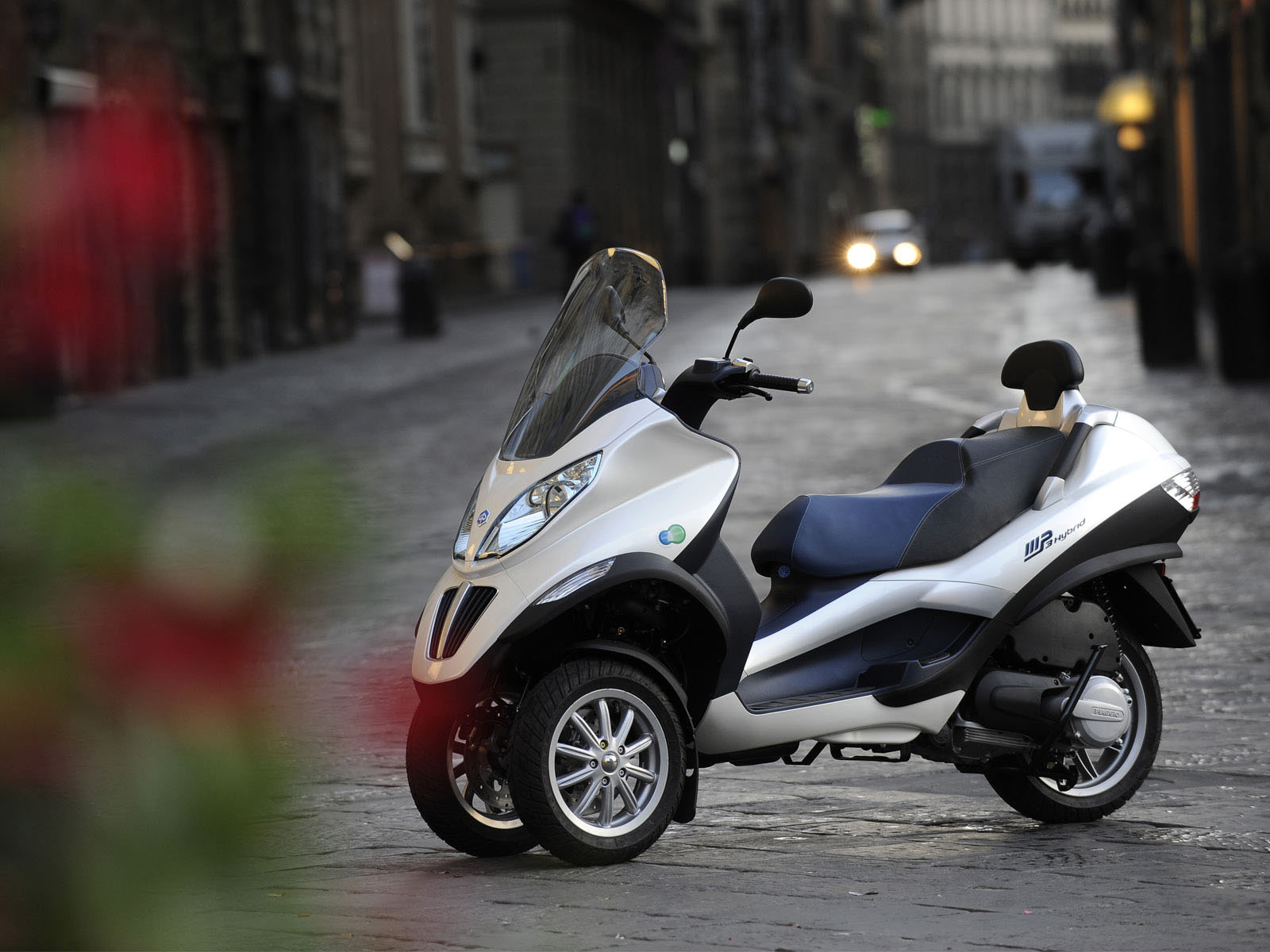 Piaggio MP3 Hybrid