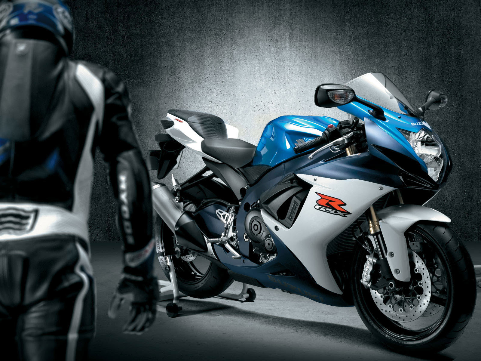 Спортивный мотоцикл Сузуки GSX-R 600