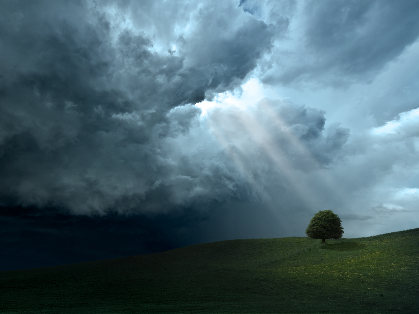 Свет сквозь облака