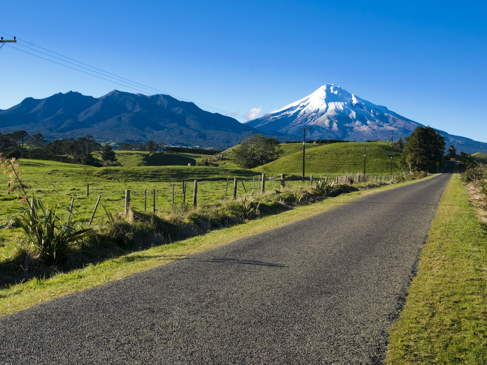 Дорога, Горы, Синее небо