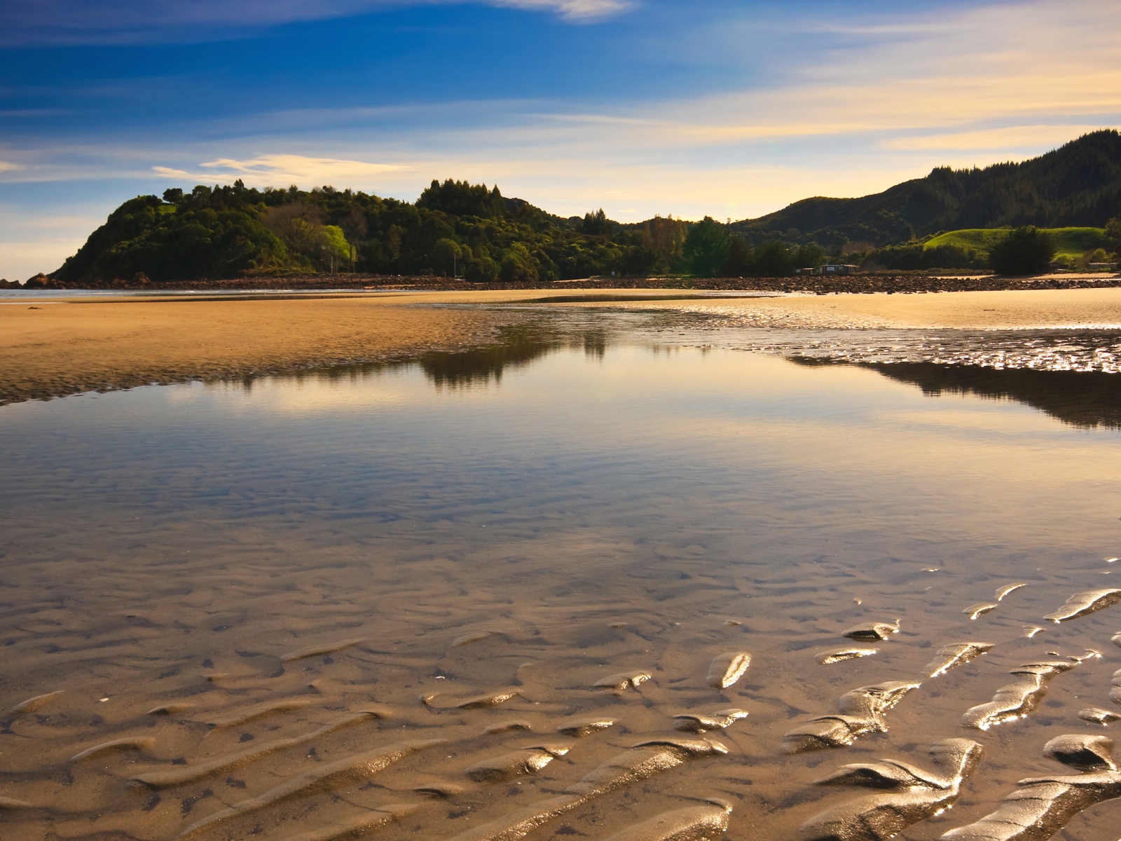 Отлив на пляже