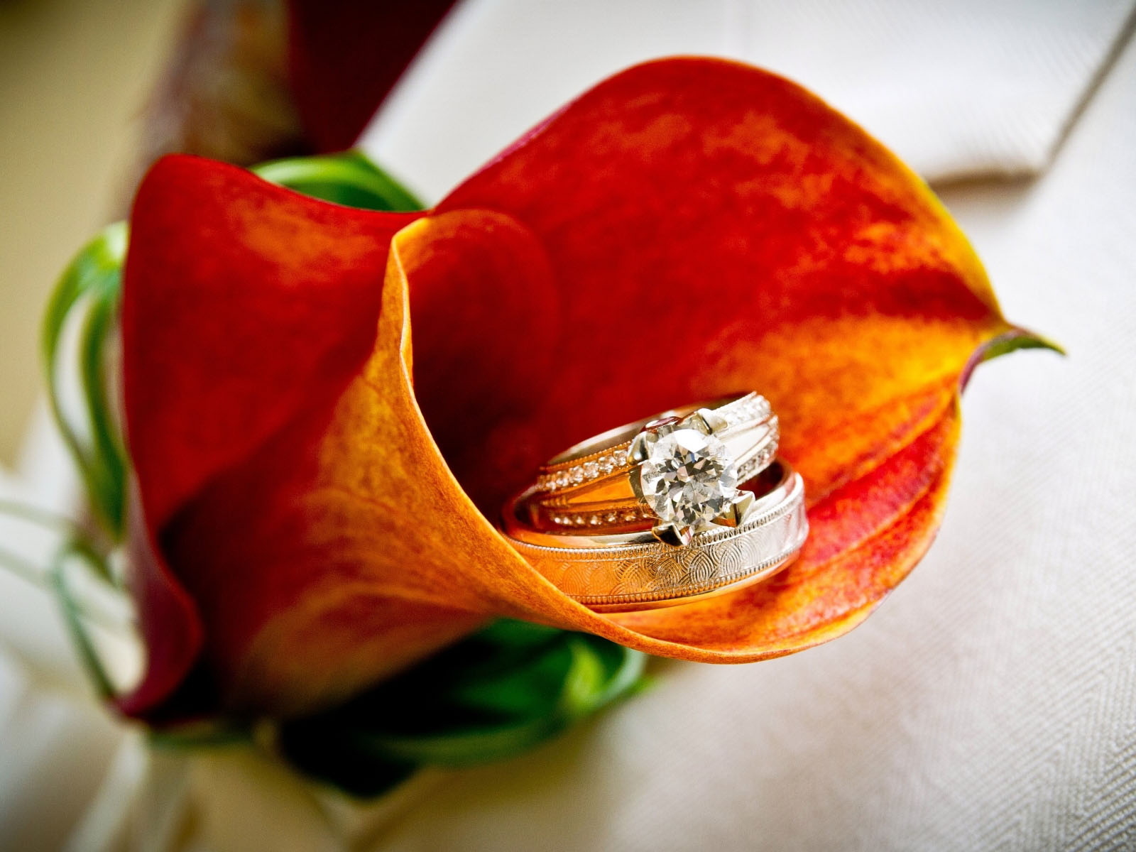 Кольца в цветке