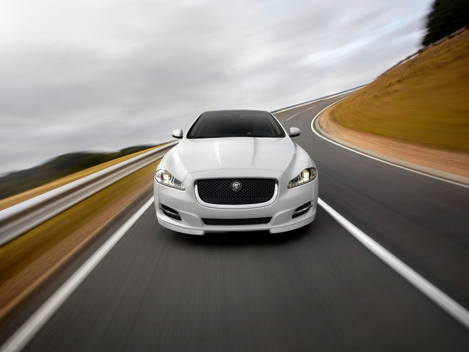 Jaguar-XJ Sport