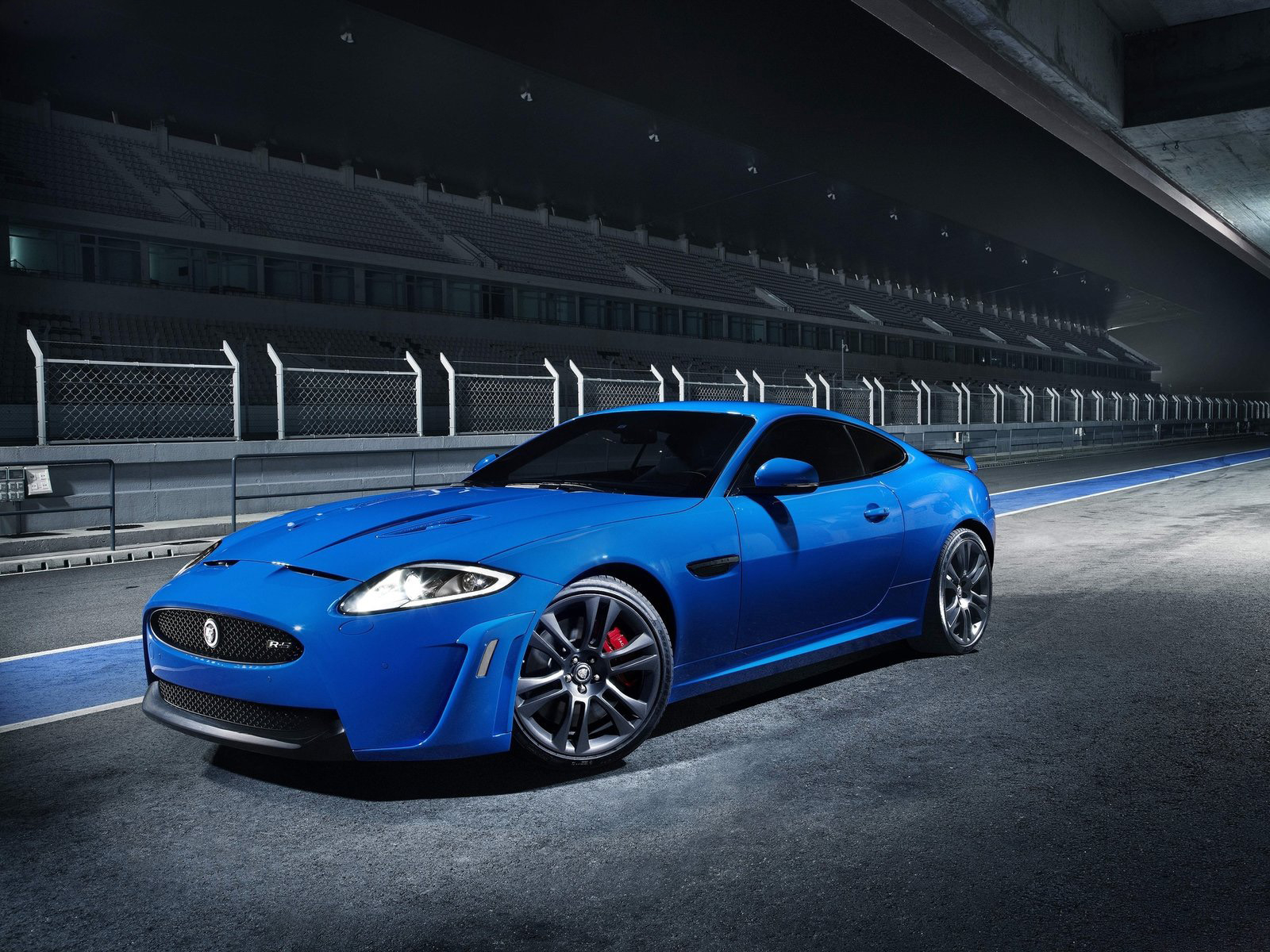 Jaguar-XKR-S