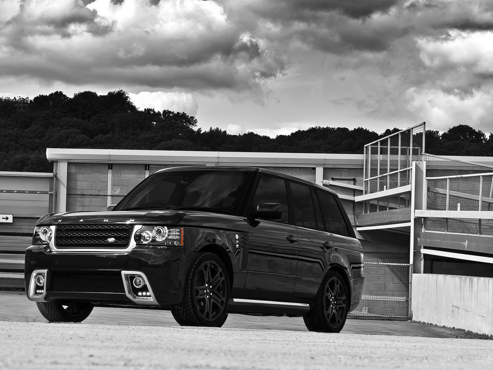 Range-Rover-Black-Vogue