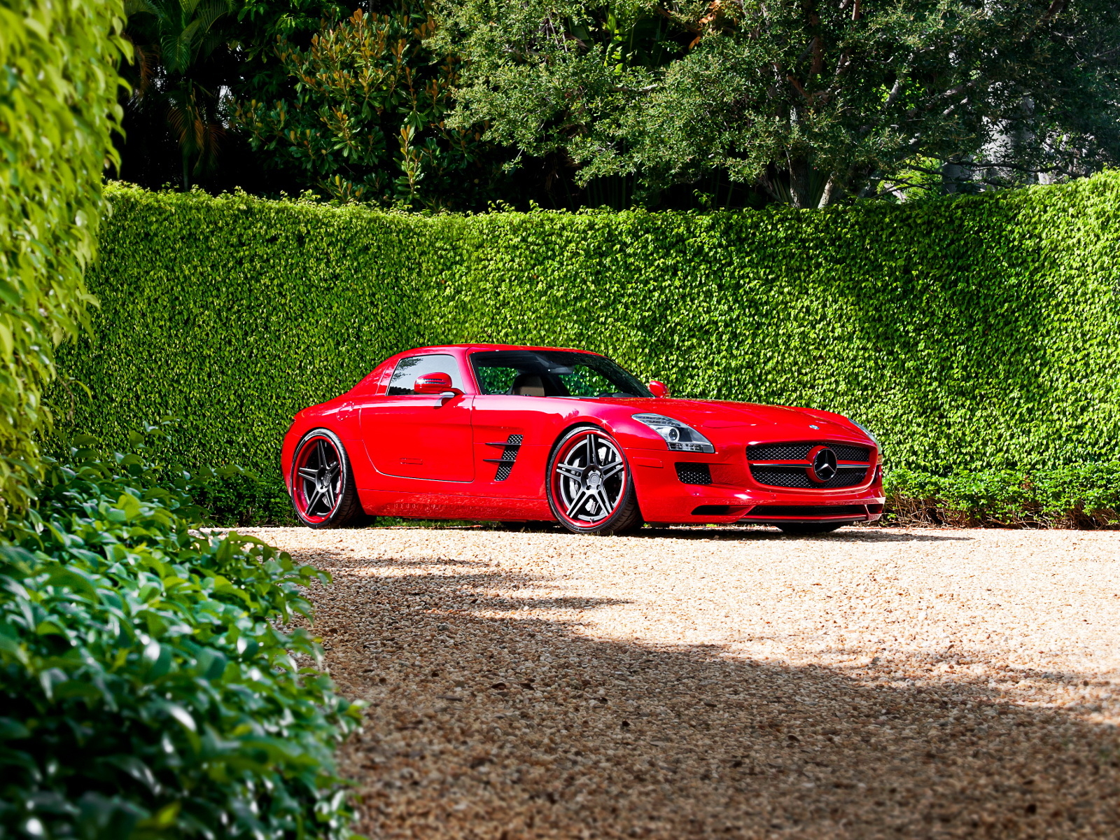 Mercedes Benz SLS