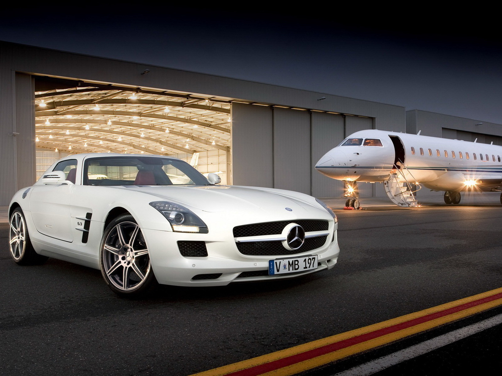 Mercedes Benz SLS AMG