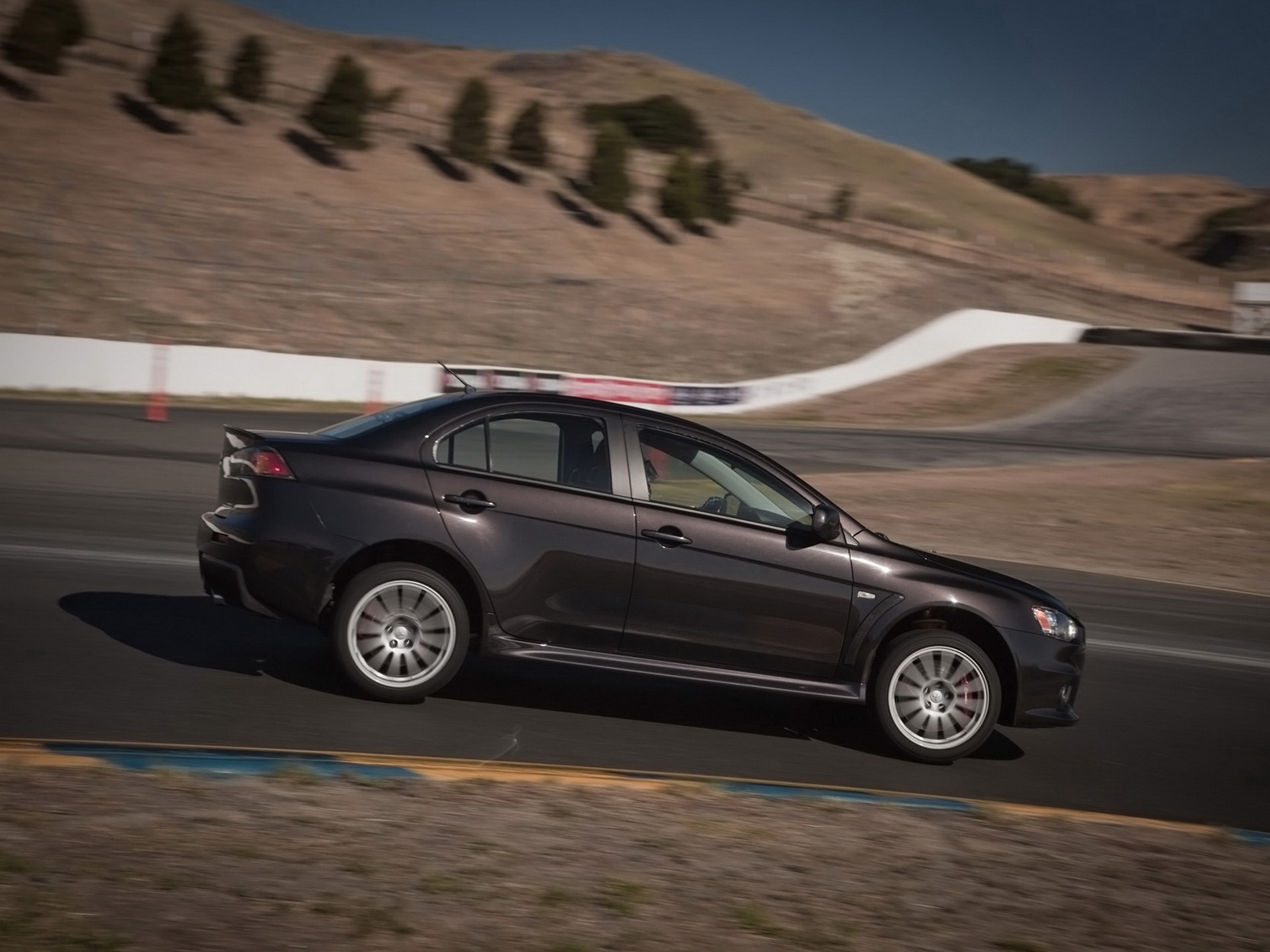 Mitsubishi-Lancer-Evolution