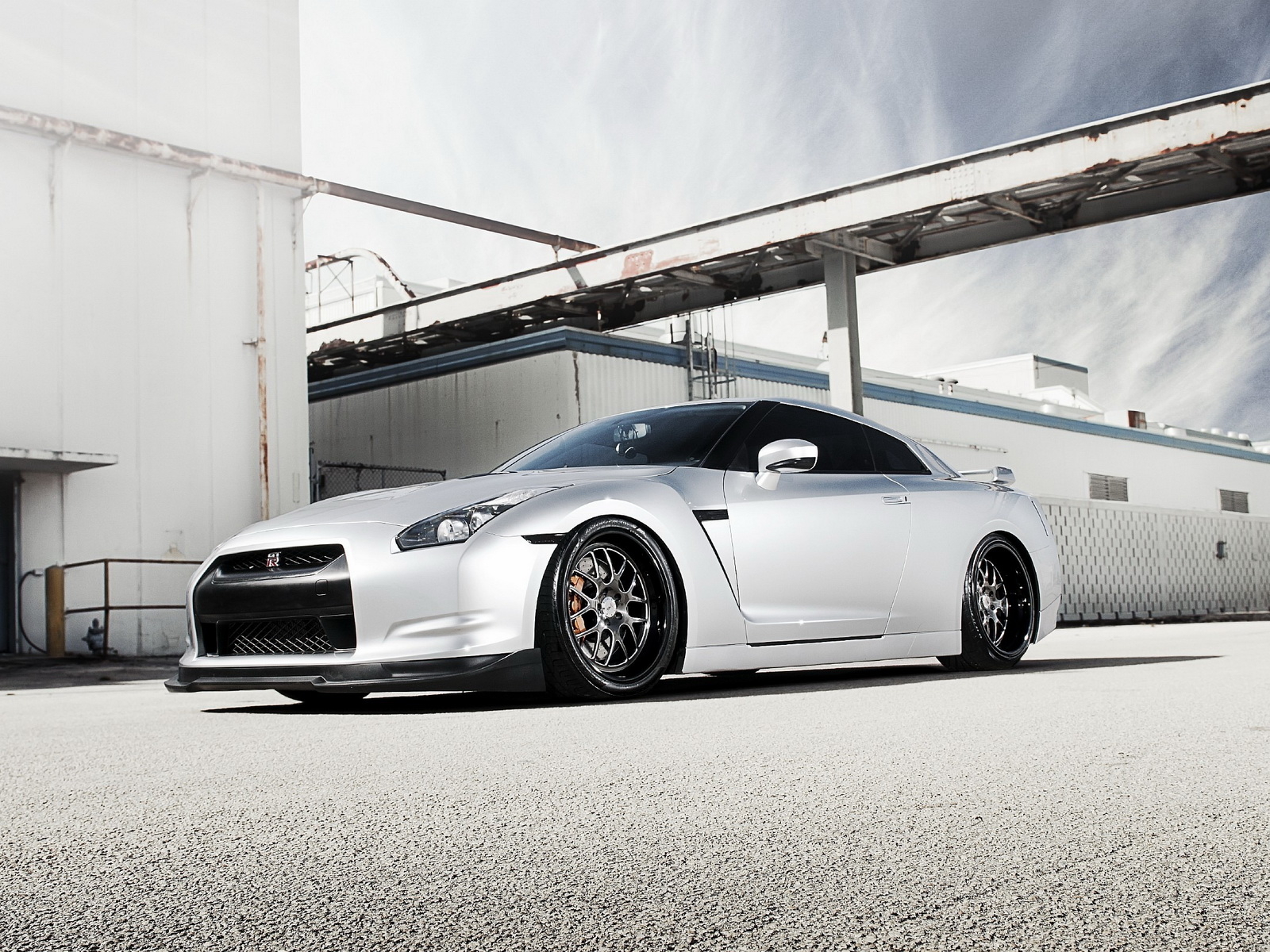 new Nissan GT-R
