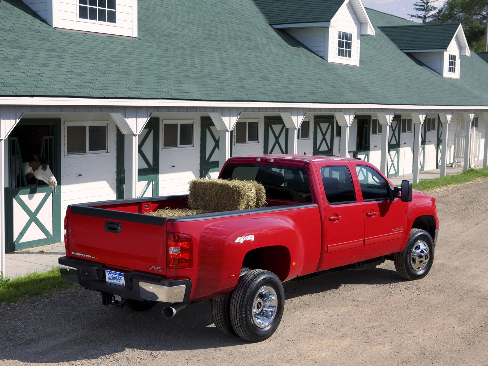 2011-GMC-Sierra-HD-3500