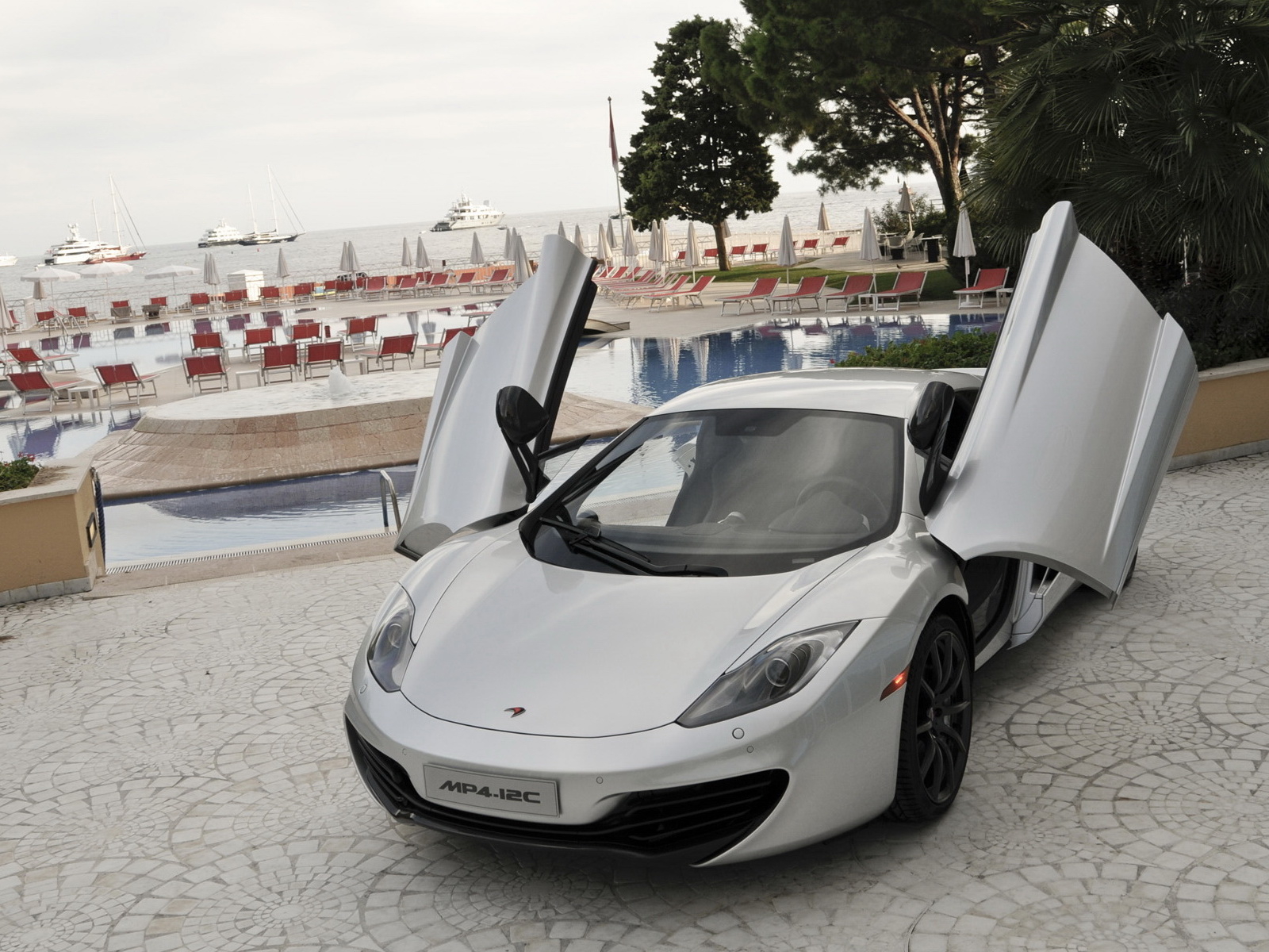 McLaren-MP4-12C