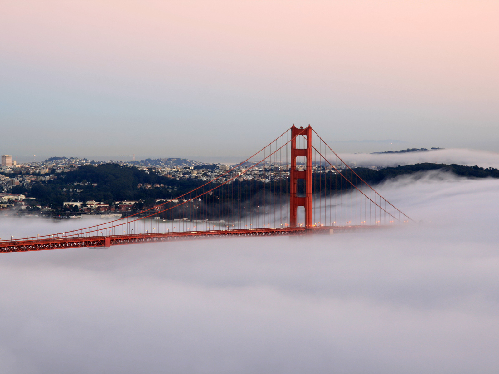 Калифорнийский мост в тумане