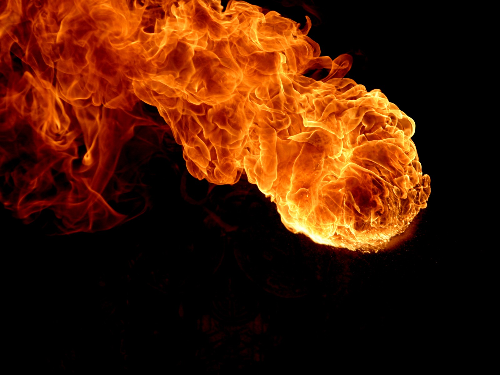 Летящий огонь