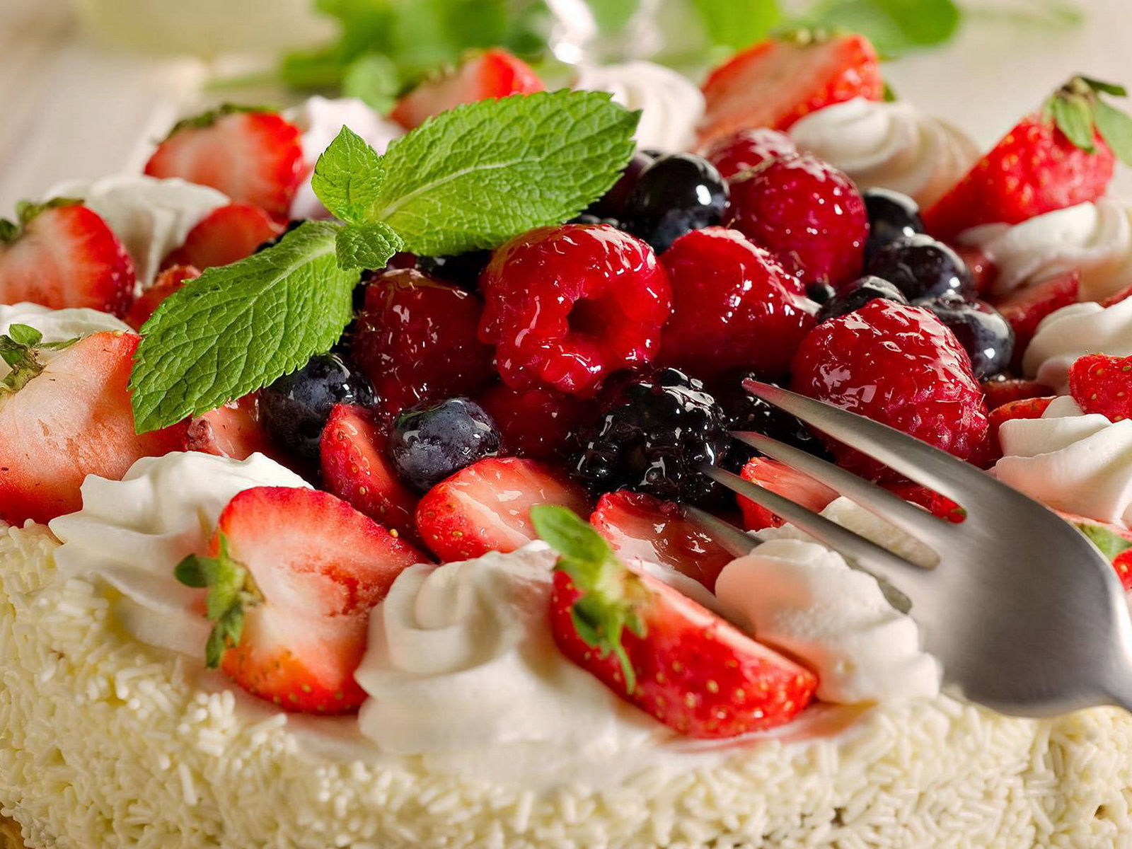 Торт с ягодами