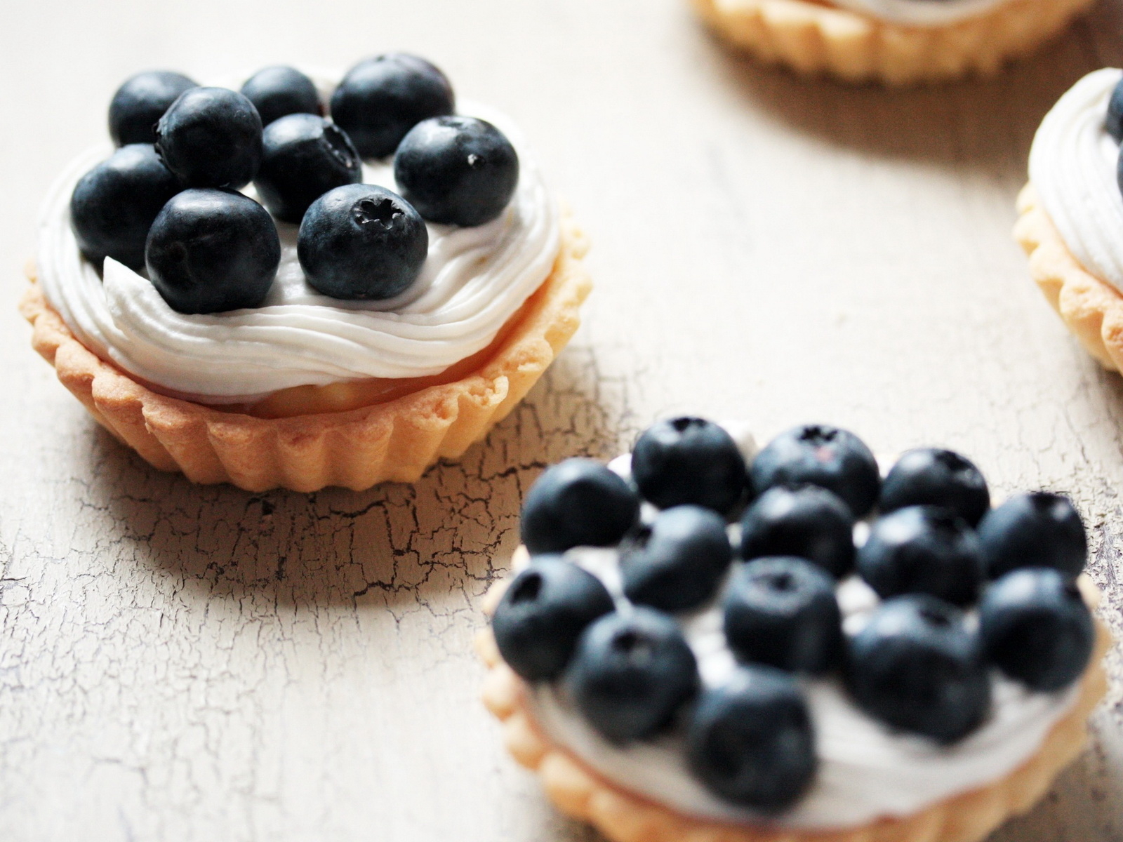 Пирожные с черникой