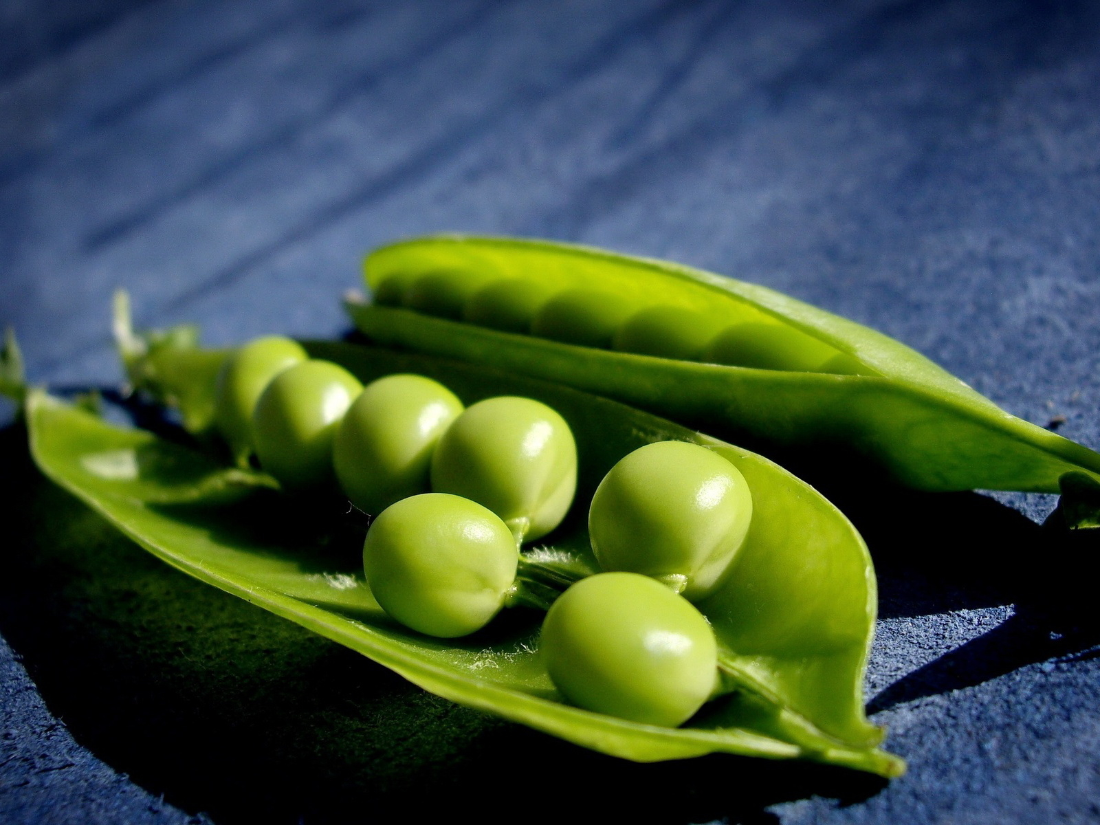 Стручки зеленого горошка