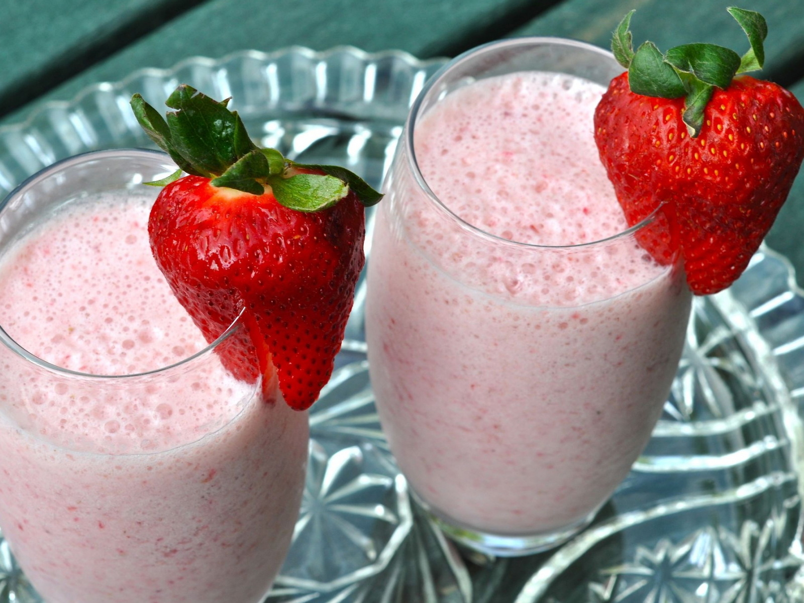 Фруктово-молочный коктейль