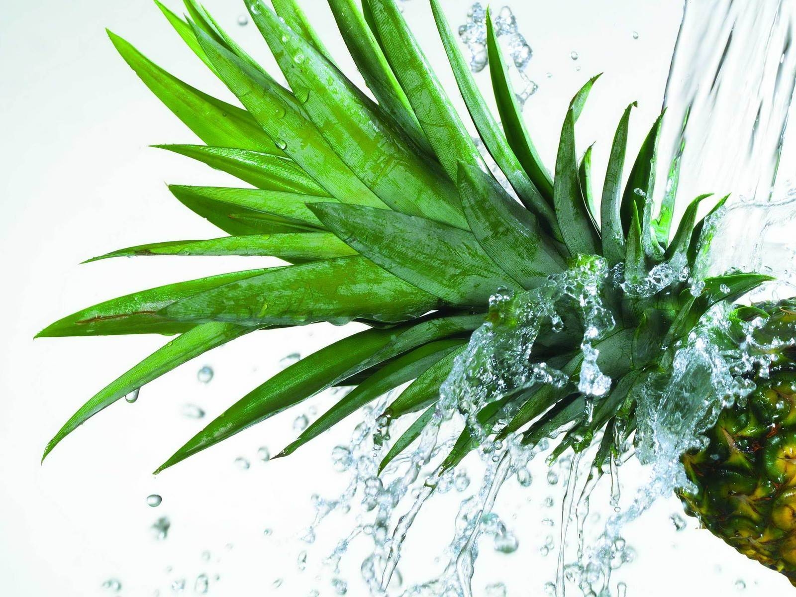 Свежий ананас