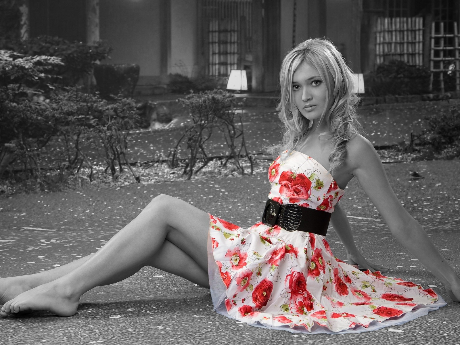 Только красное платье