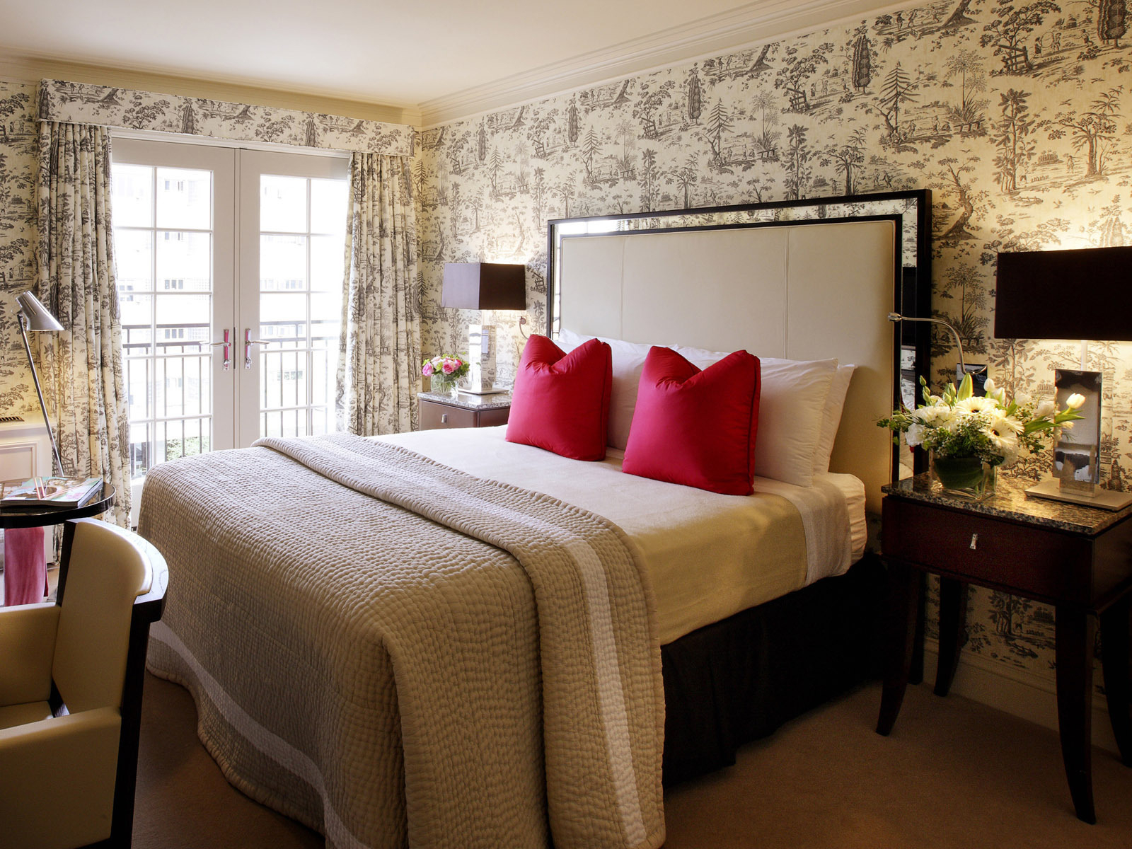 Стильная спальная комната