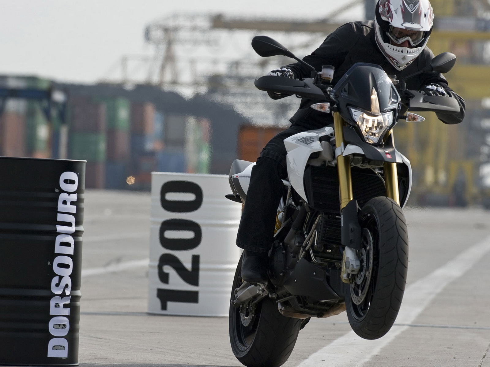 Aprilia Dorsoduro 1200