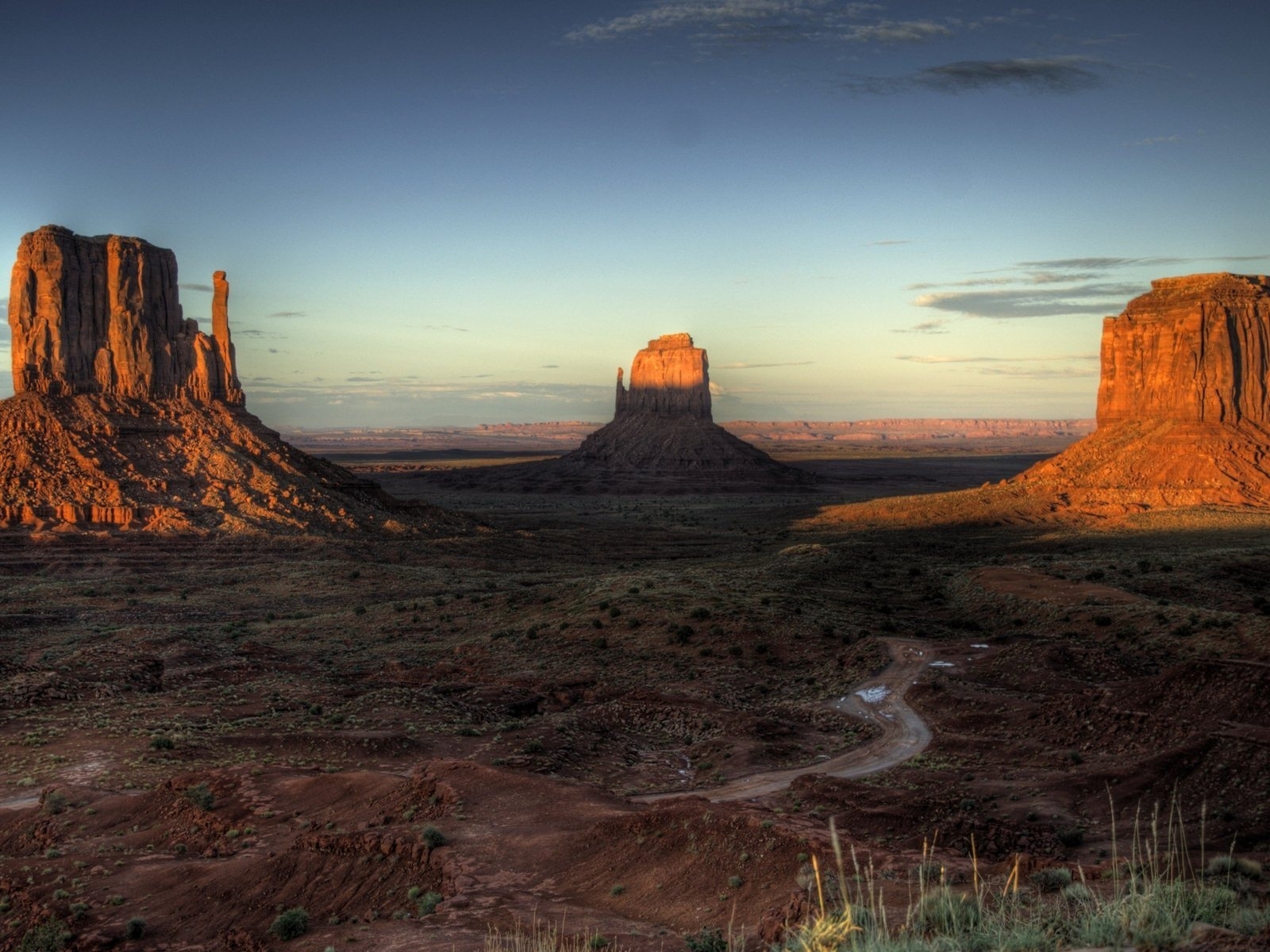 Пустынный пейзаж