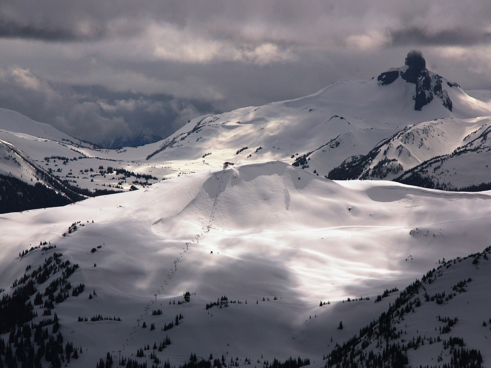 Горы в канаде