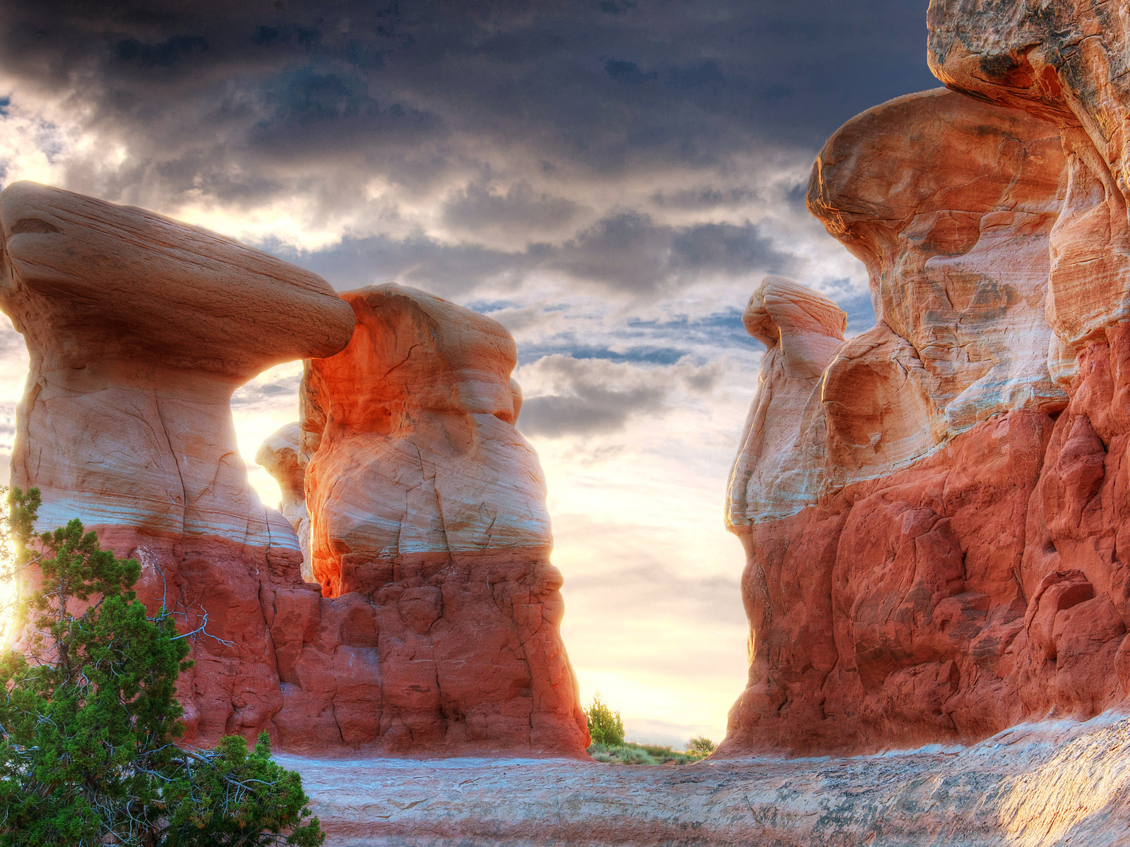 Каменные утесы