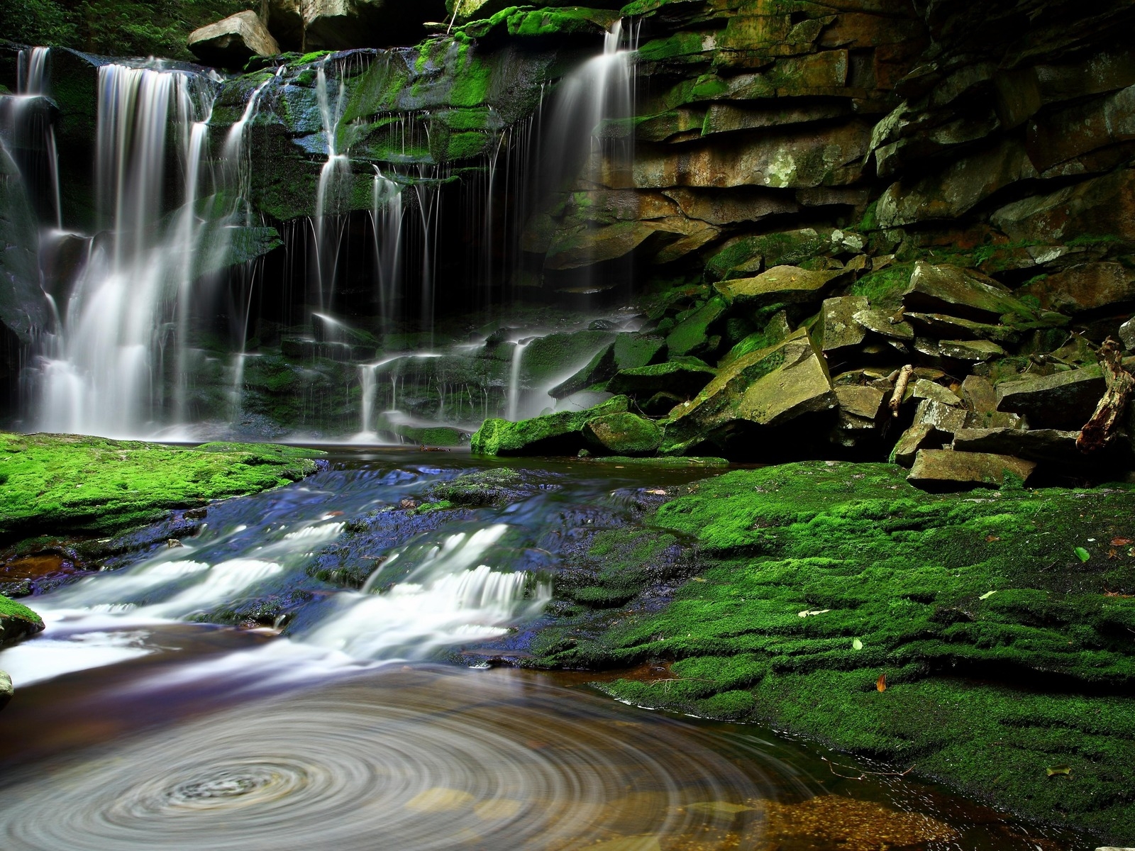 Струящийся ручей