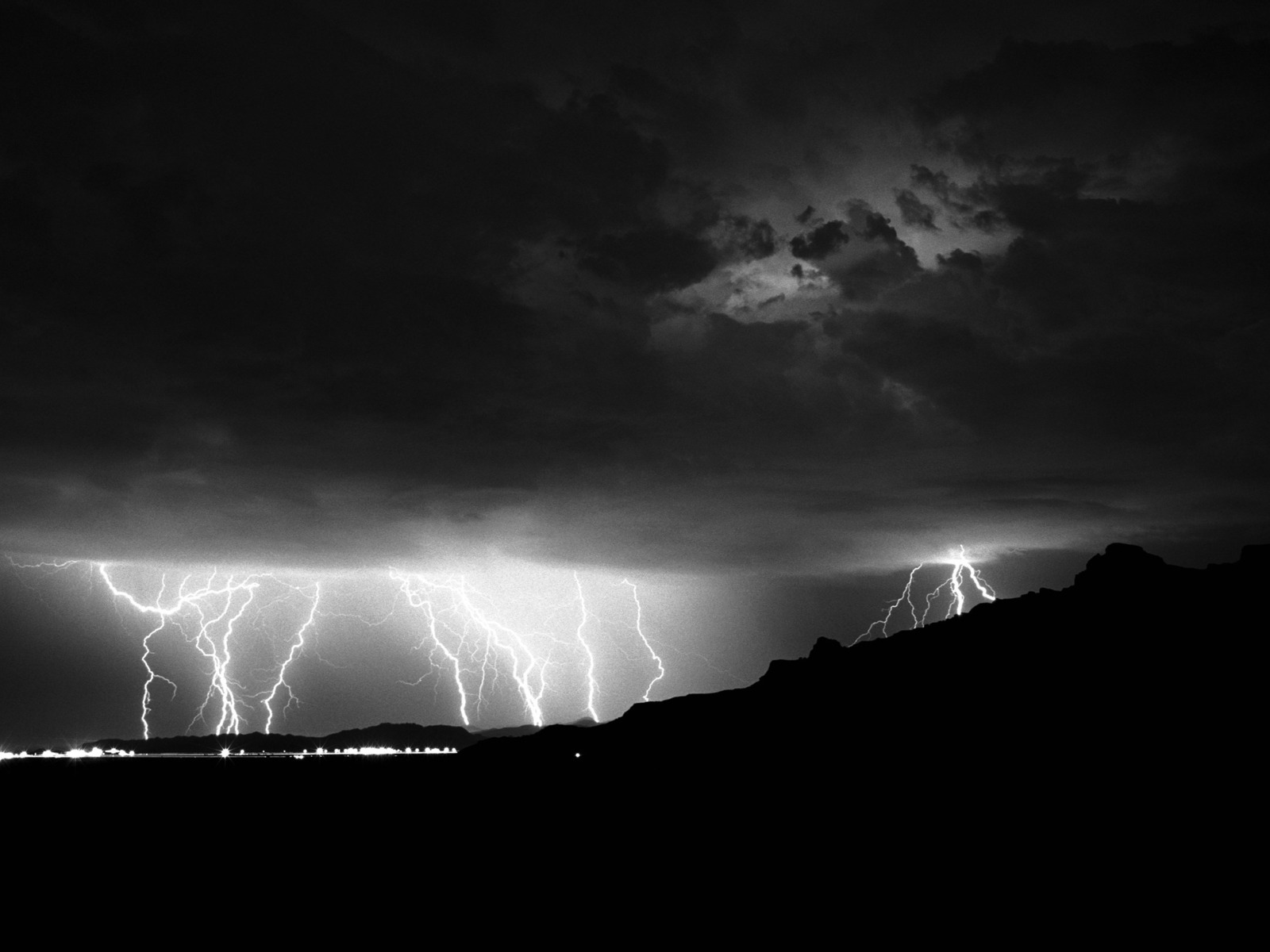 Гроза над городом