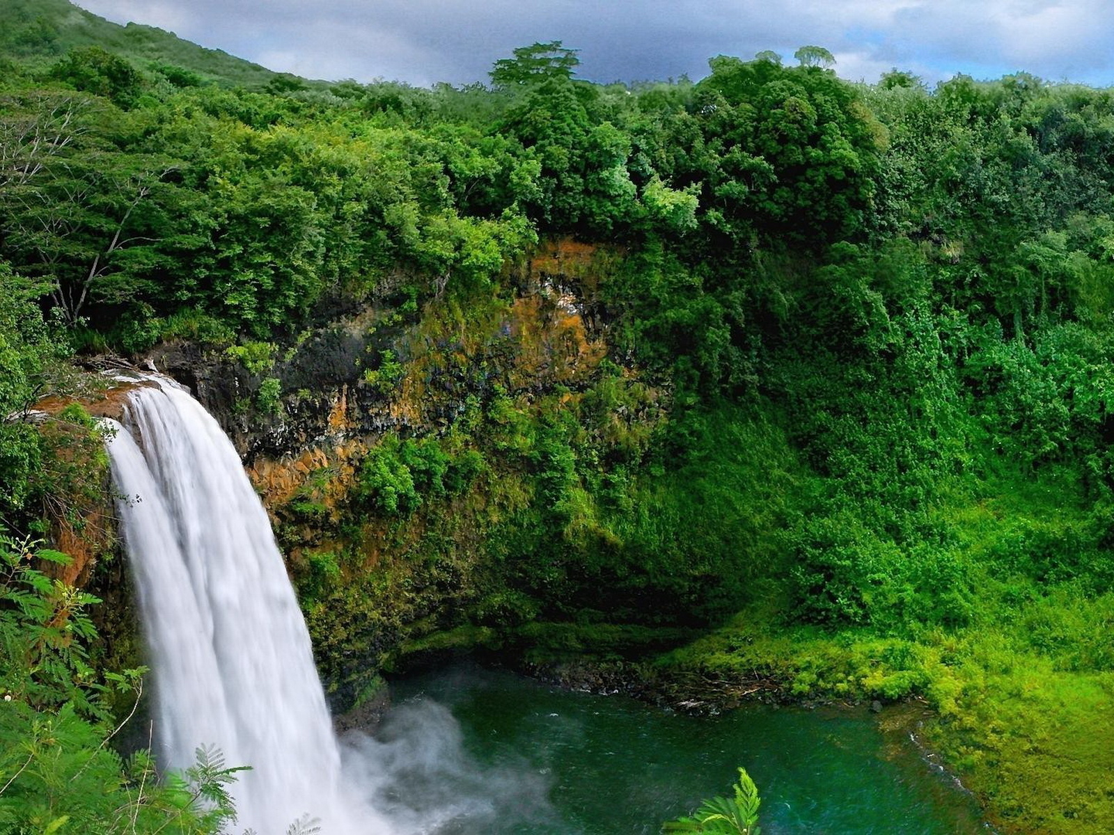Водопад на речке