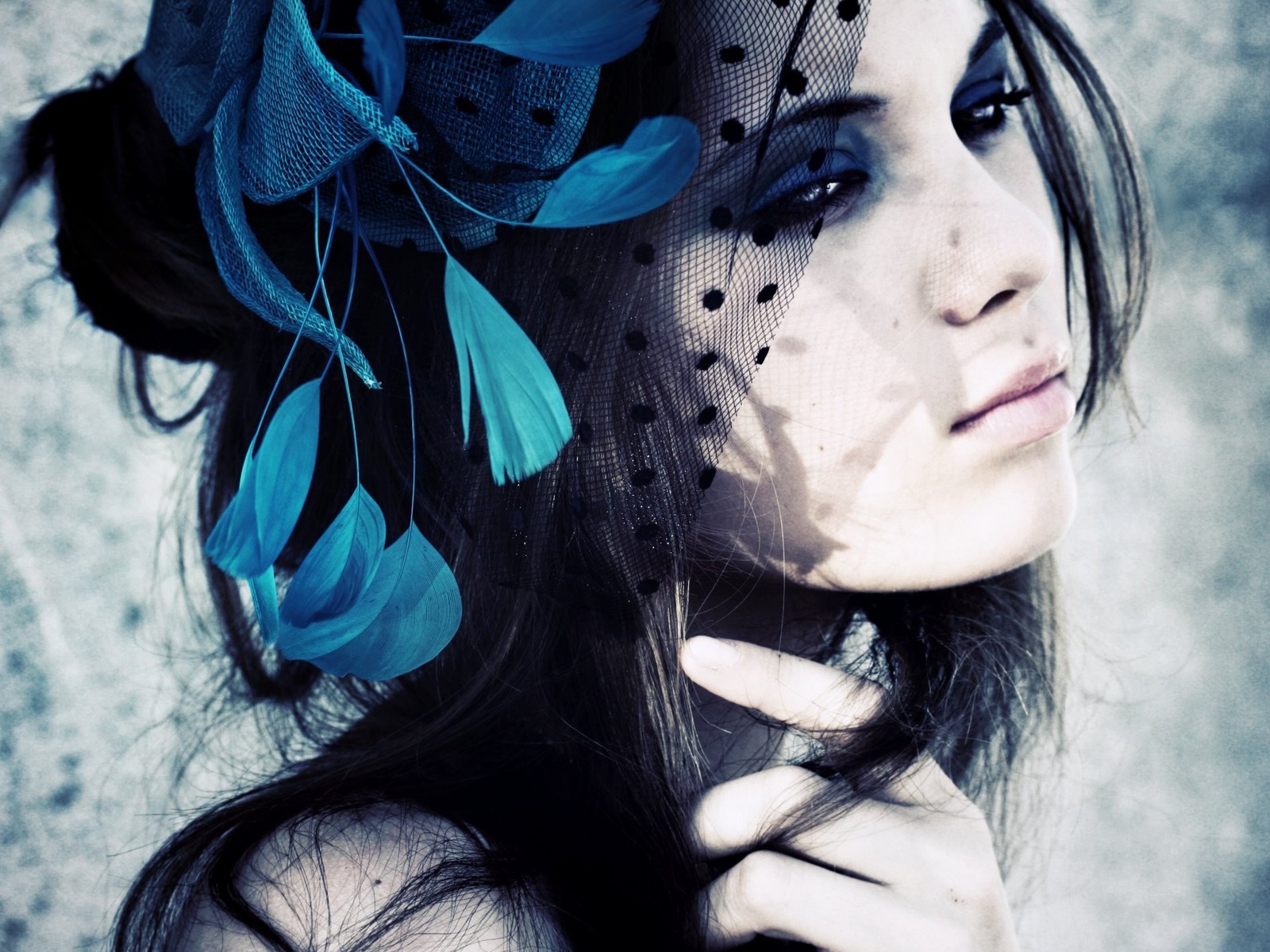 Девушка в вуали