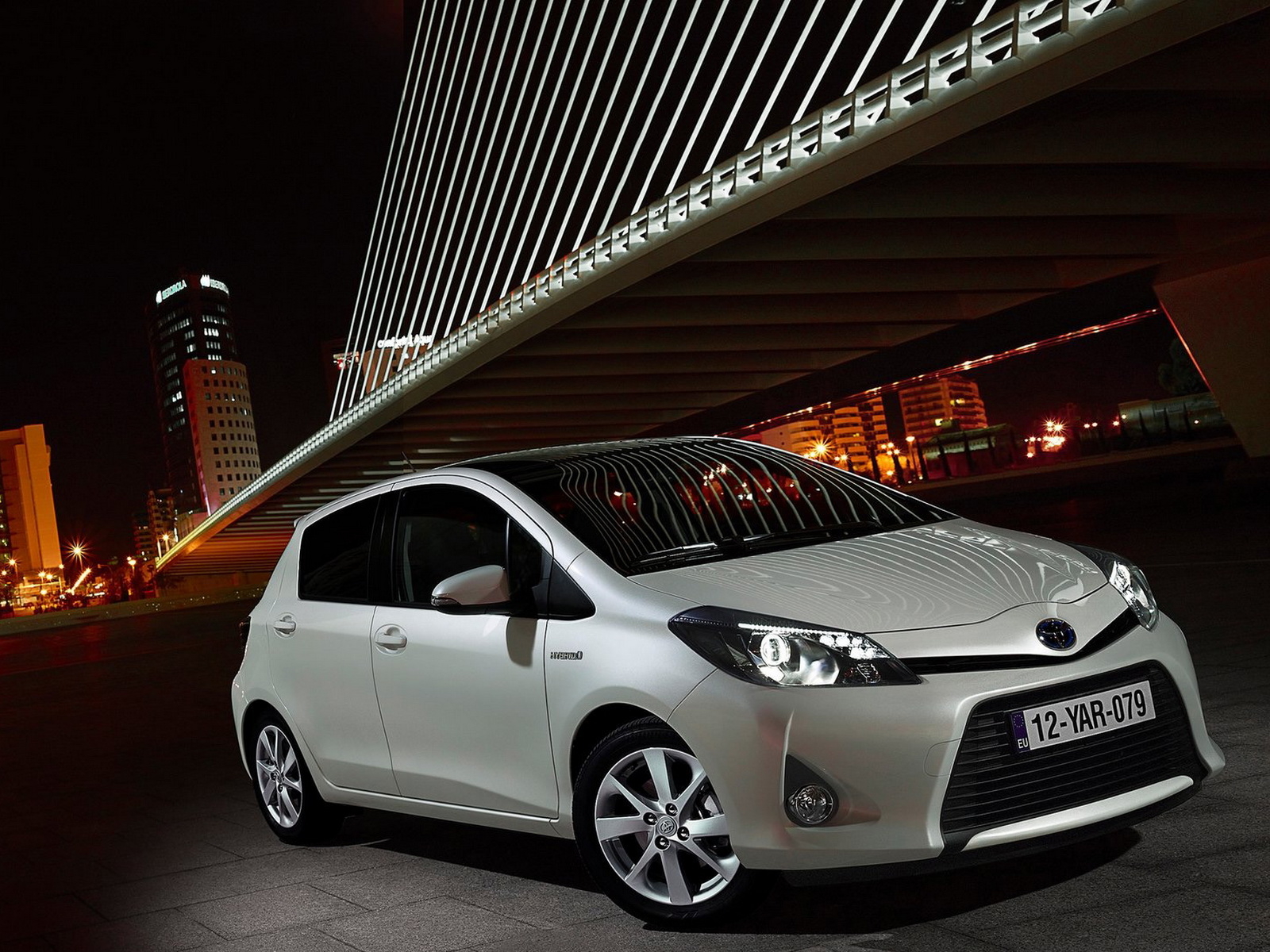 Toyota-Yaris Hybrid