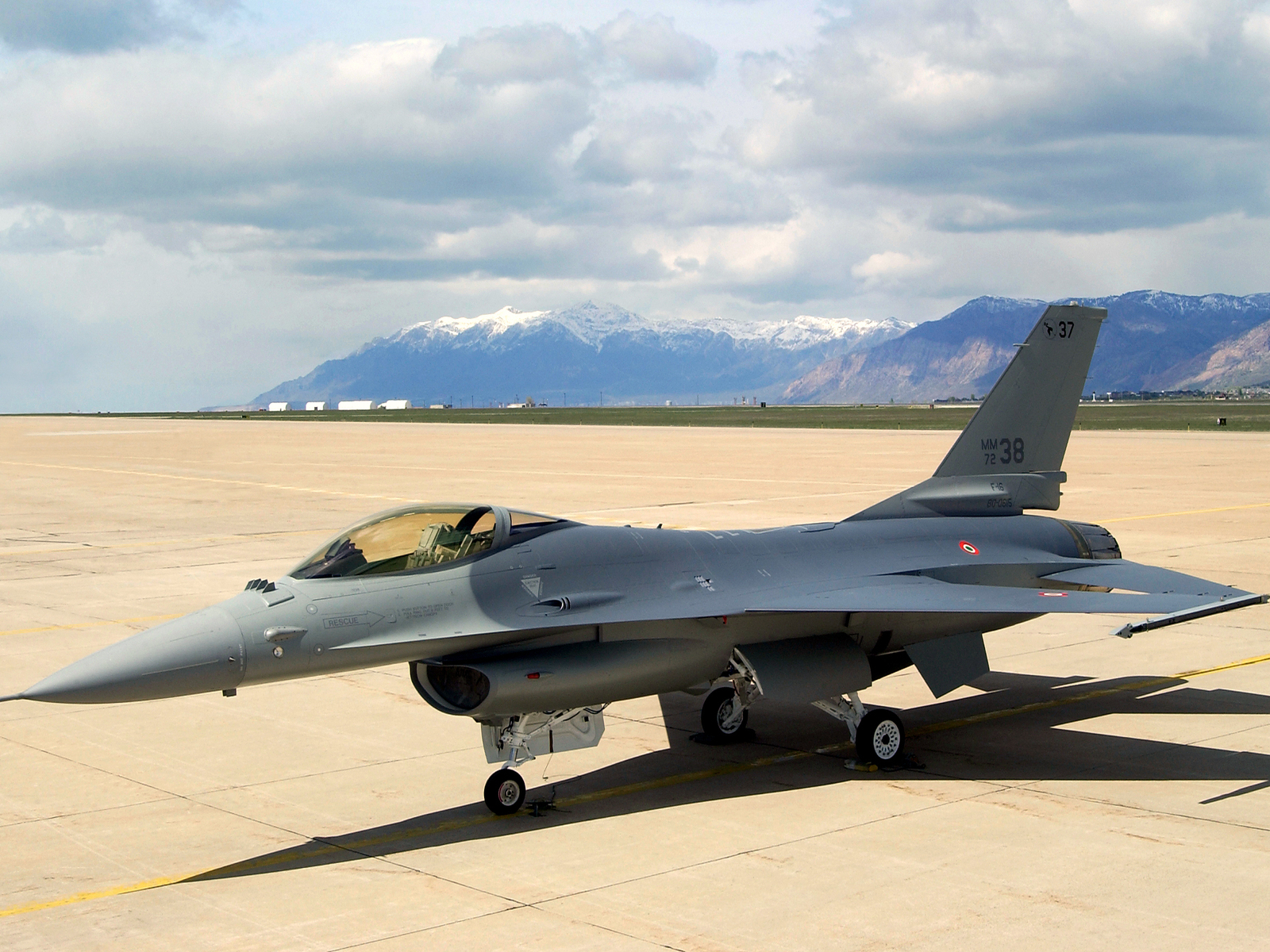 истребитель Lockheed F16