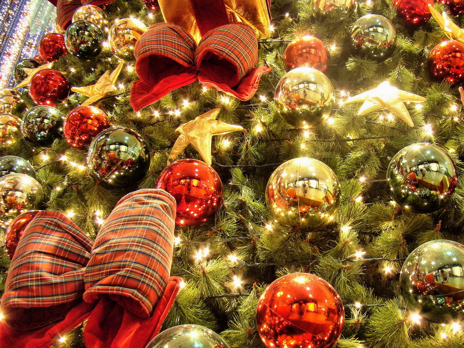 Украшенная елка