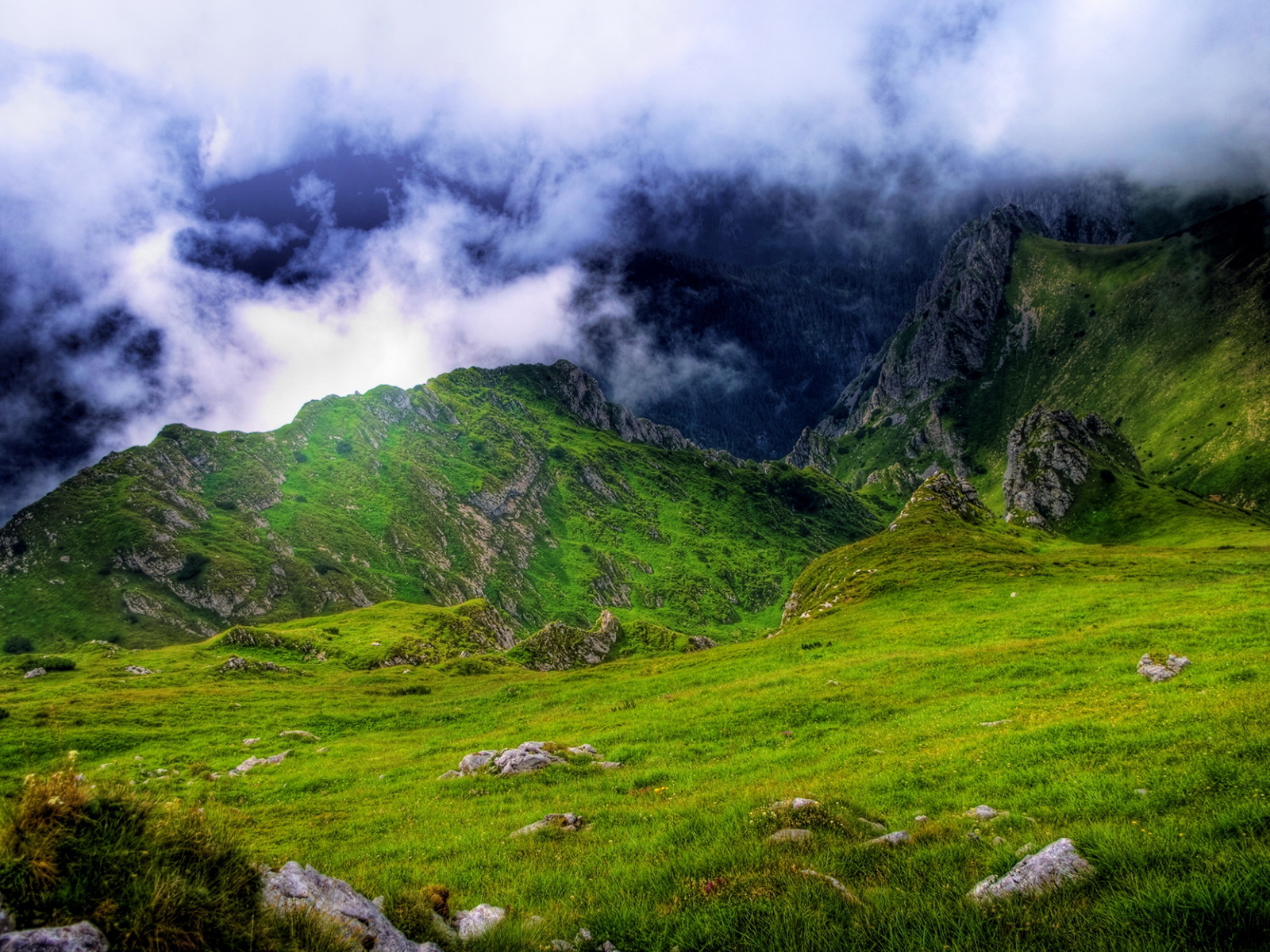 Высоко в горах