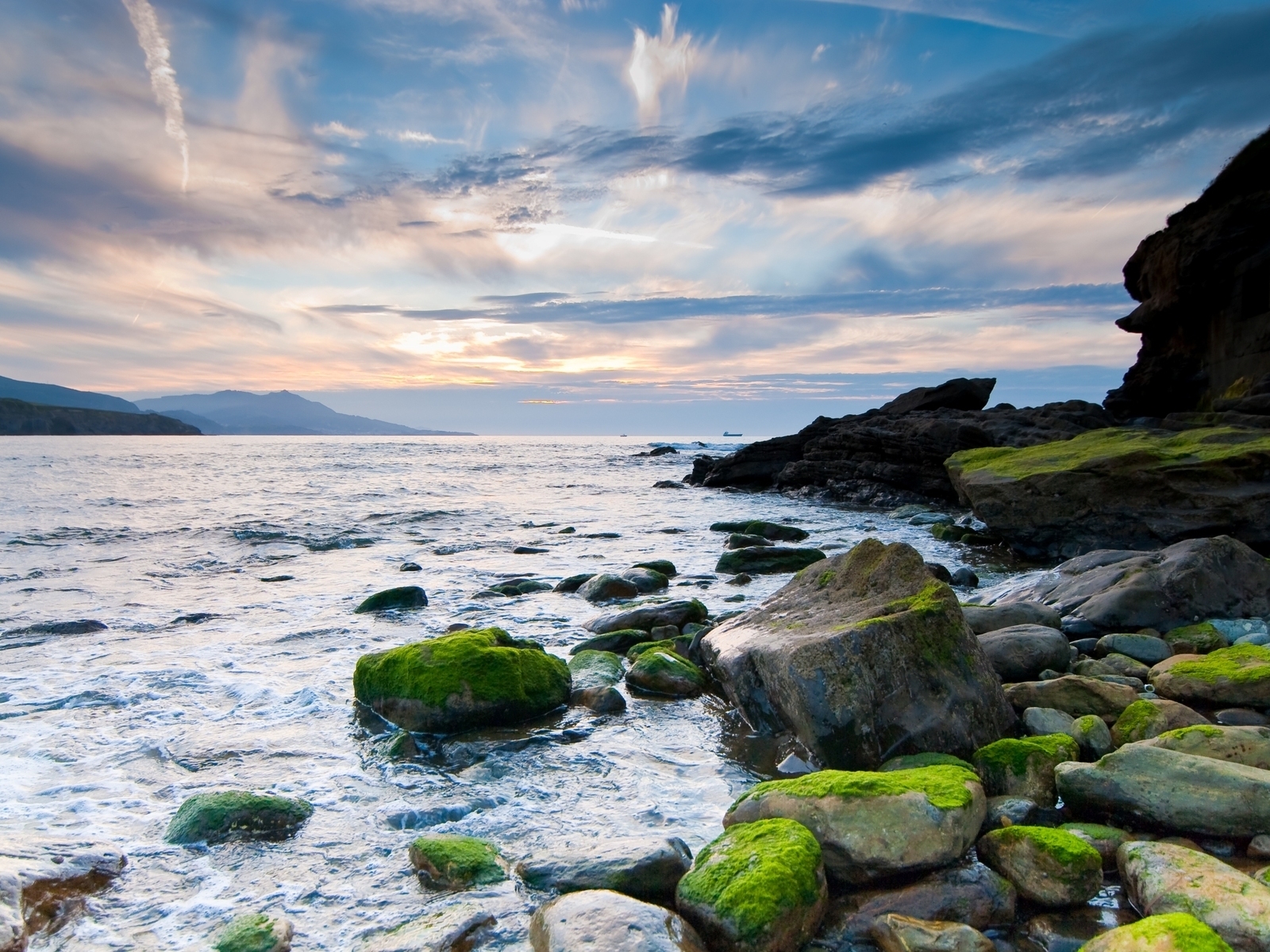 Каменный берег