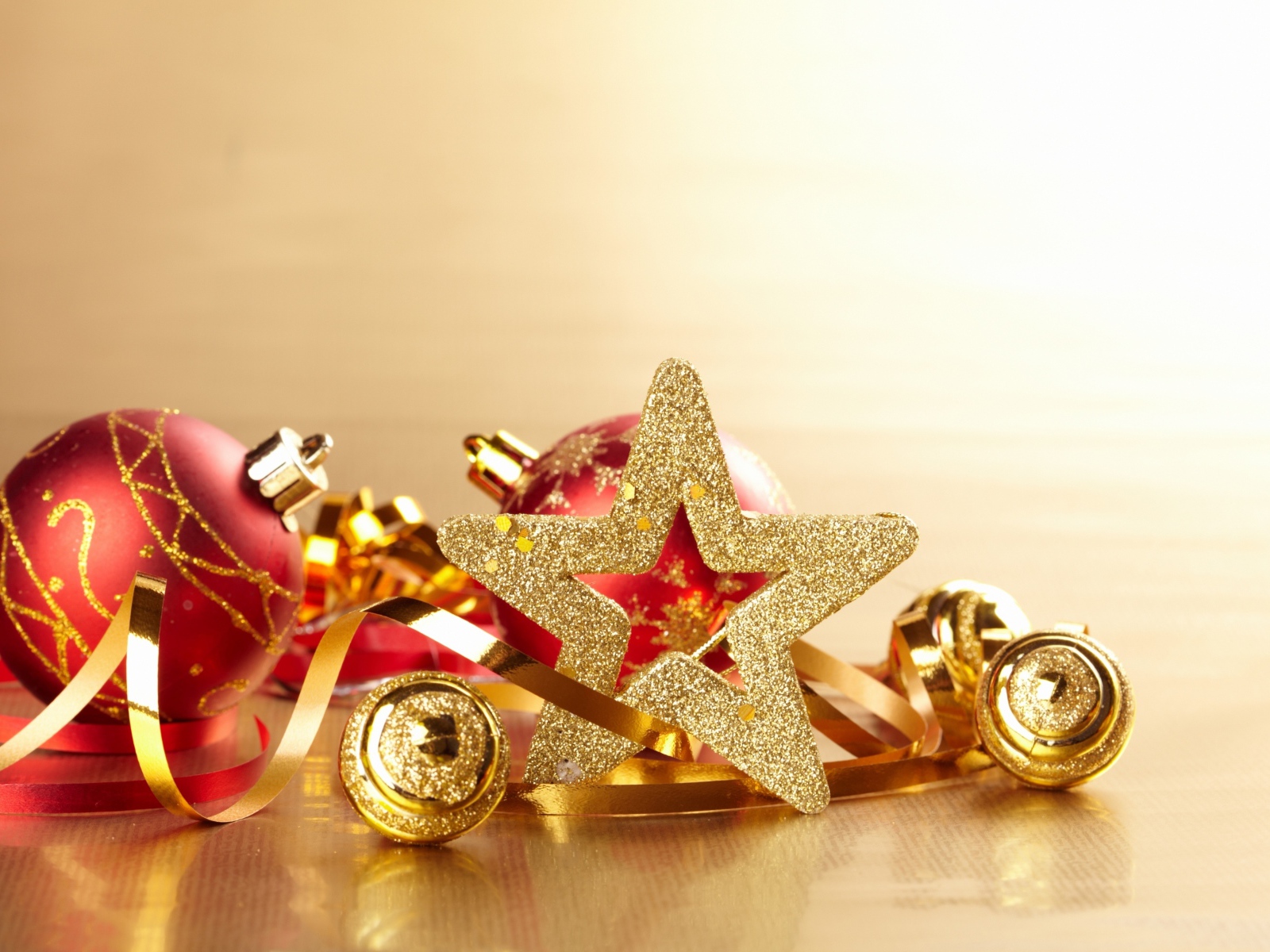 Красивые новогодние игрушки