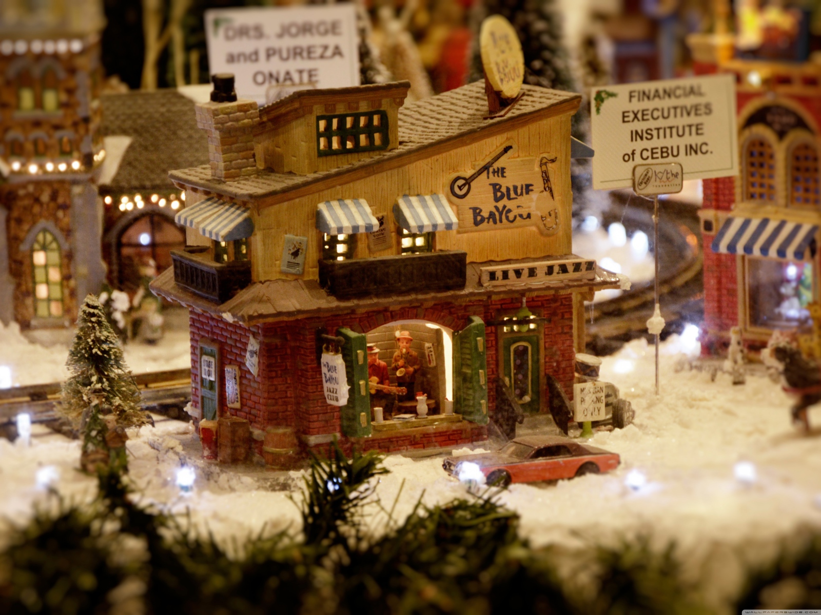 Игрушечный город зимой